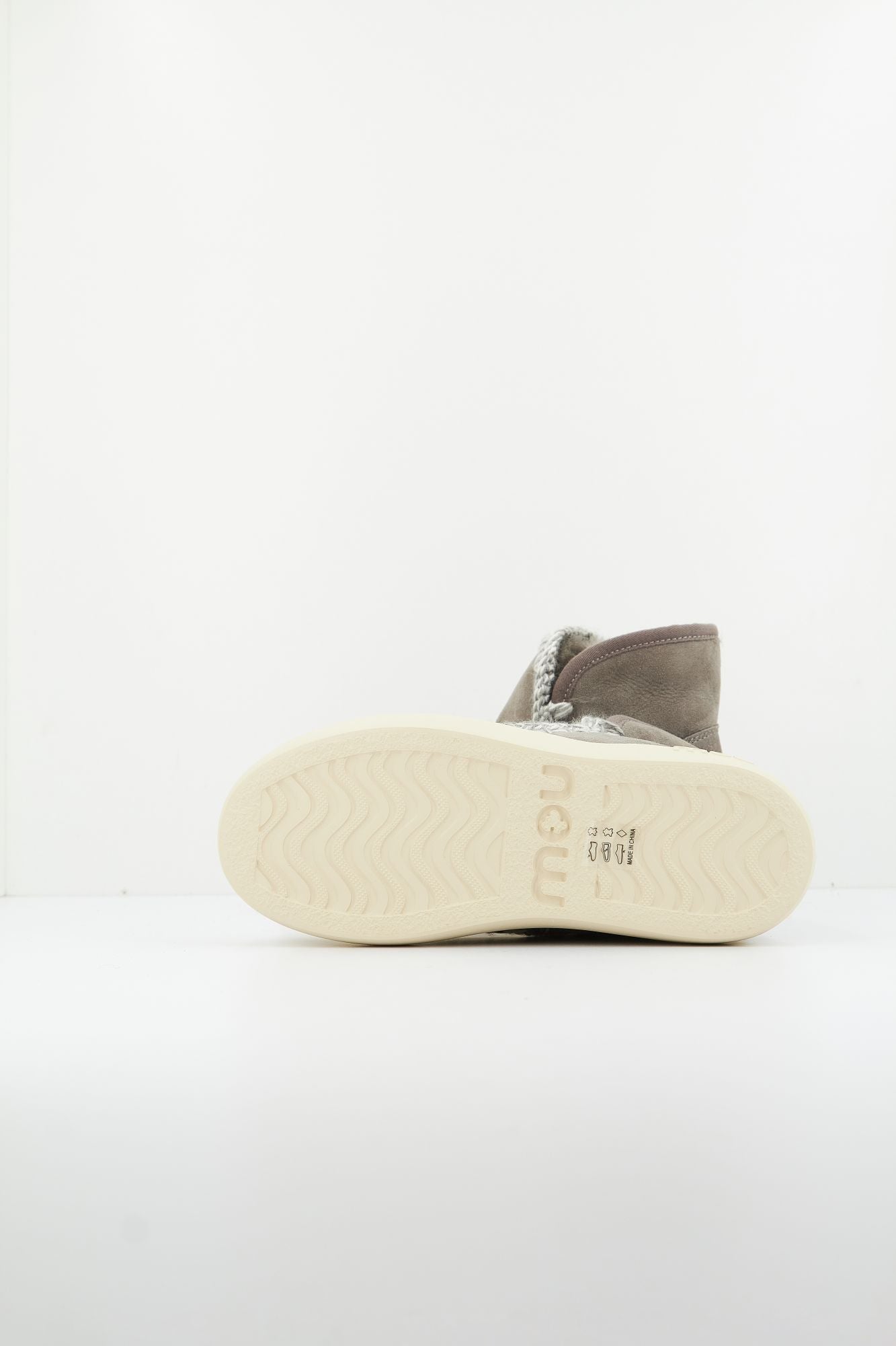 MOU FW411001A en color GRIS (4)