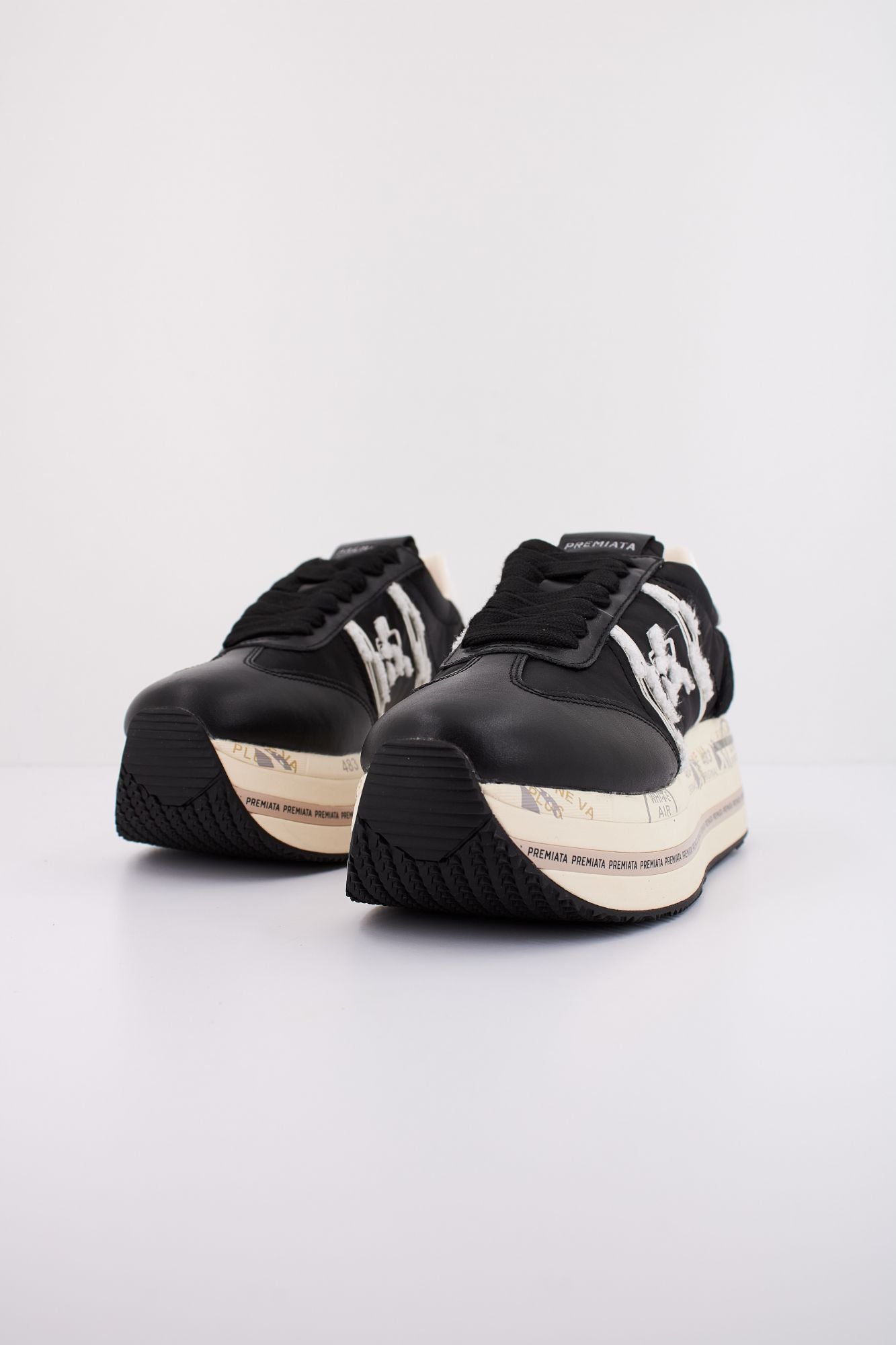PREMIATA BETH 6953 en color NEGRO (2)