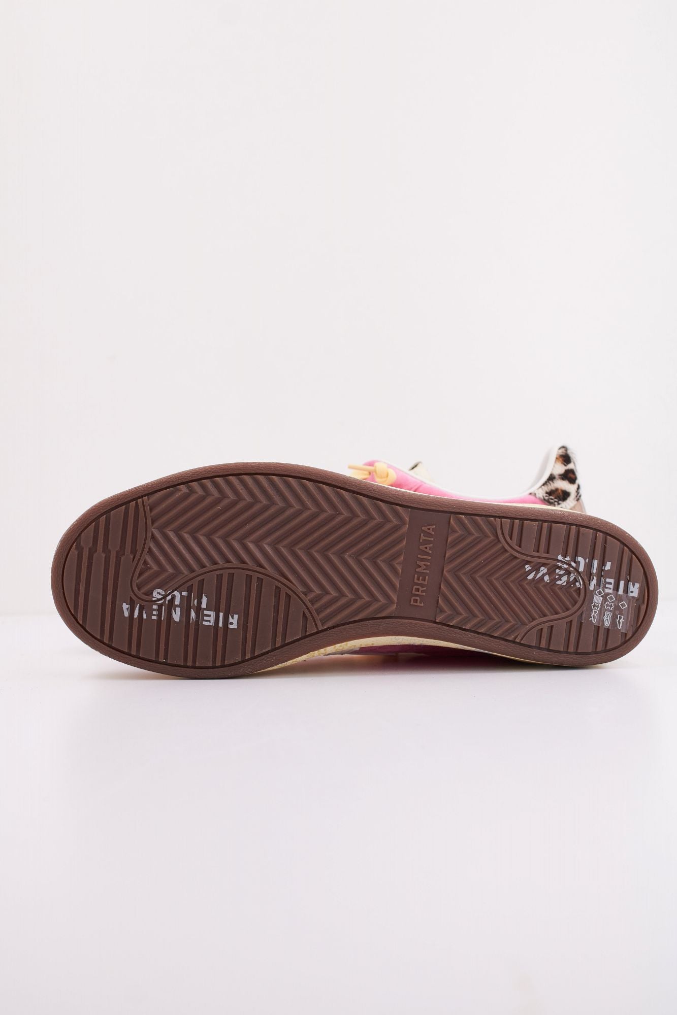 PREMIATA BSKT CLAYD 7 en color ROSA (5)