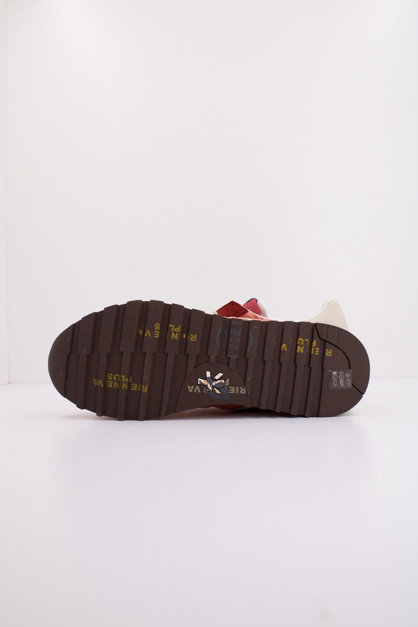 PREMIATA STEVEN 6970 en color BURDEOS (5)