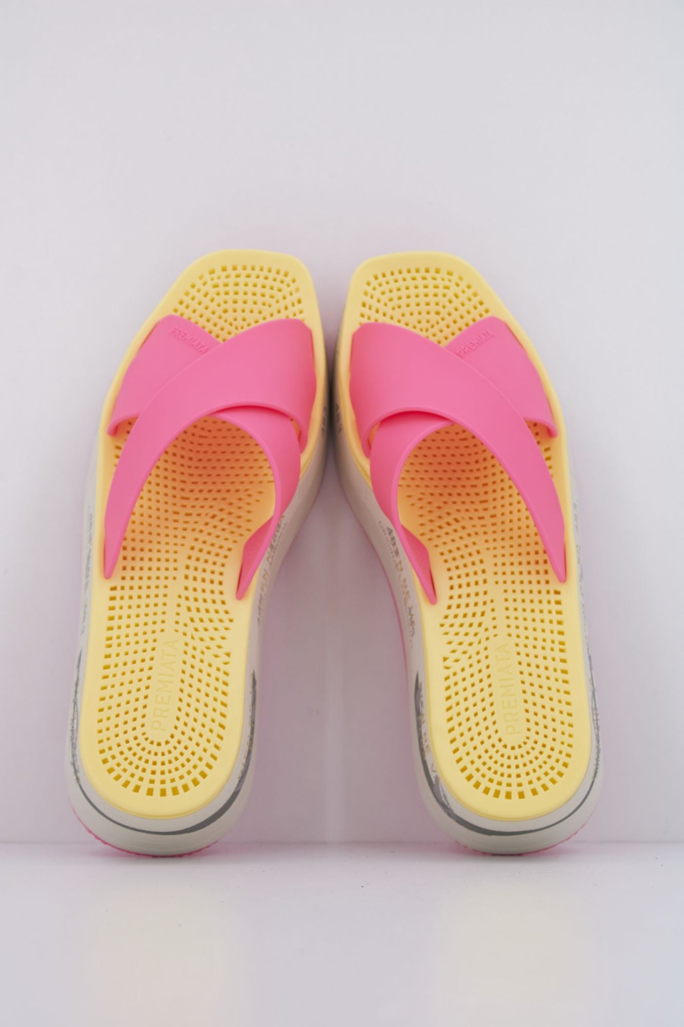 PREMIATA MOURA 7459 en color ROSA (3)