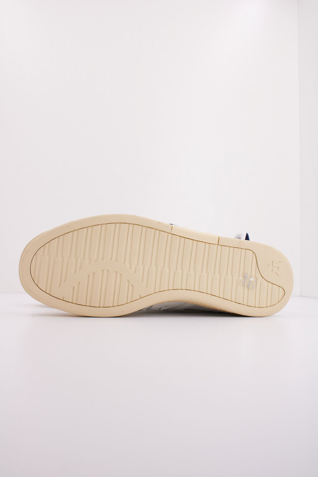 PREMIATA RUSSELL 7491 en color BLANCO (5)