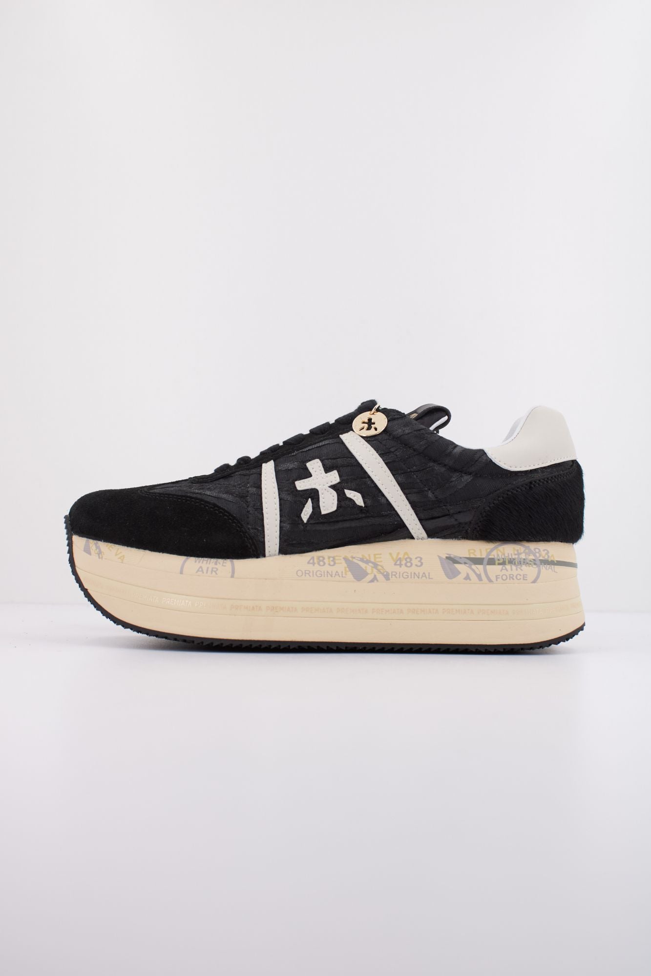 PREMIATA BETH 7740 en color NEGRO (1)