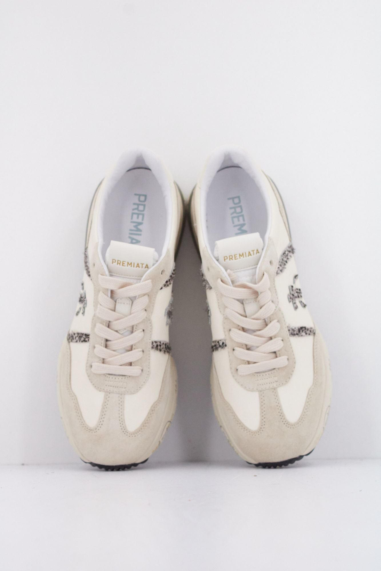 PREMIATA CASSIE 7682 en color BEIS (3)