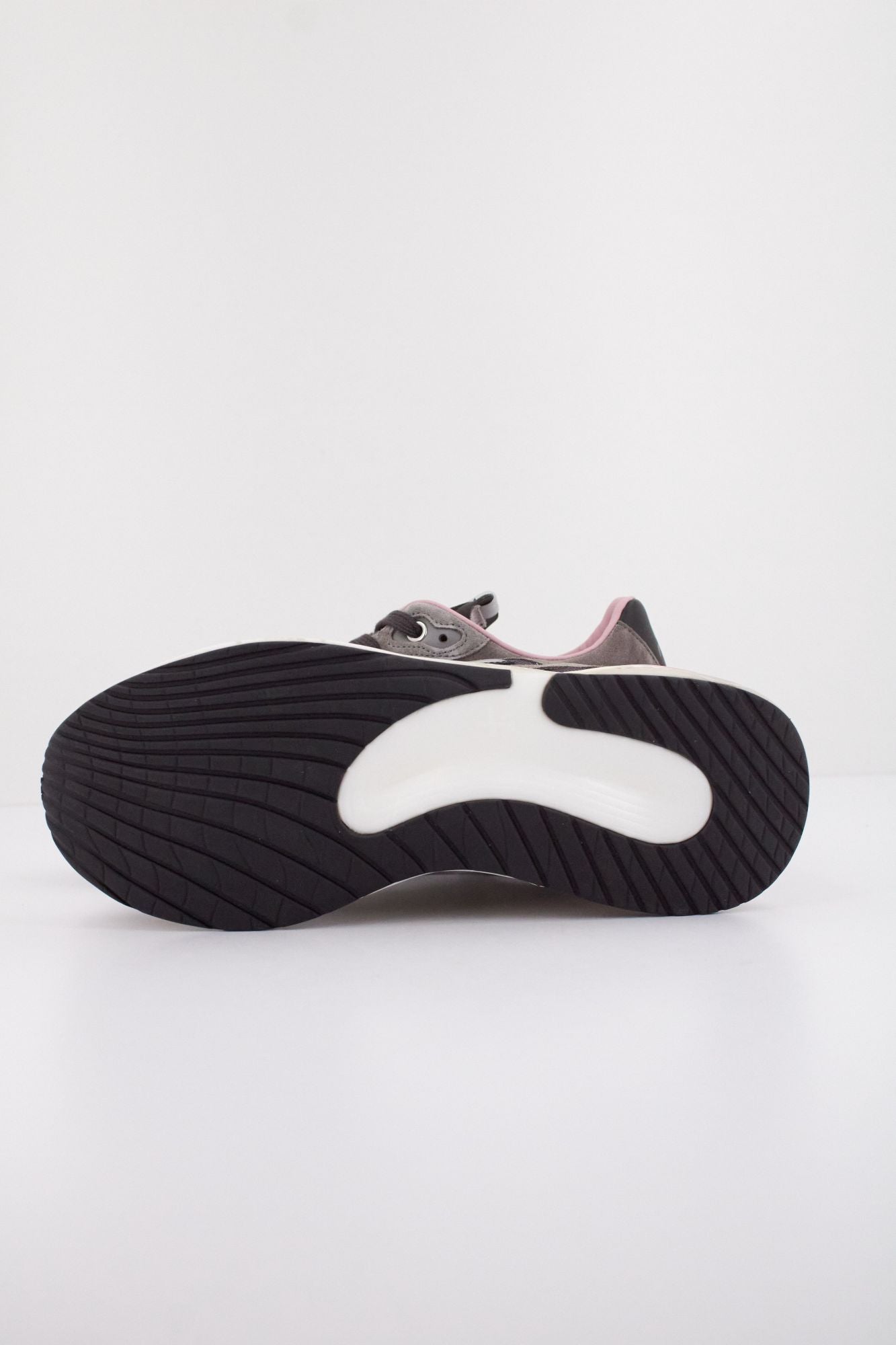 PREMIATA MOERUND en color GRIS (5)