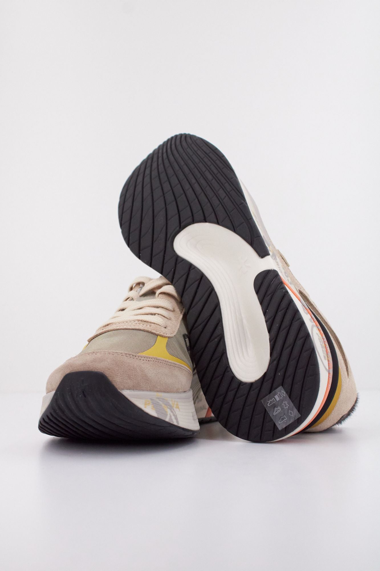 PREMIATA MOERUND 7796 en color BEIS (5)