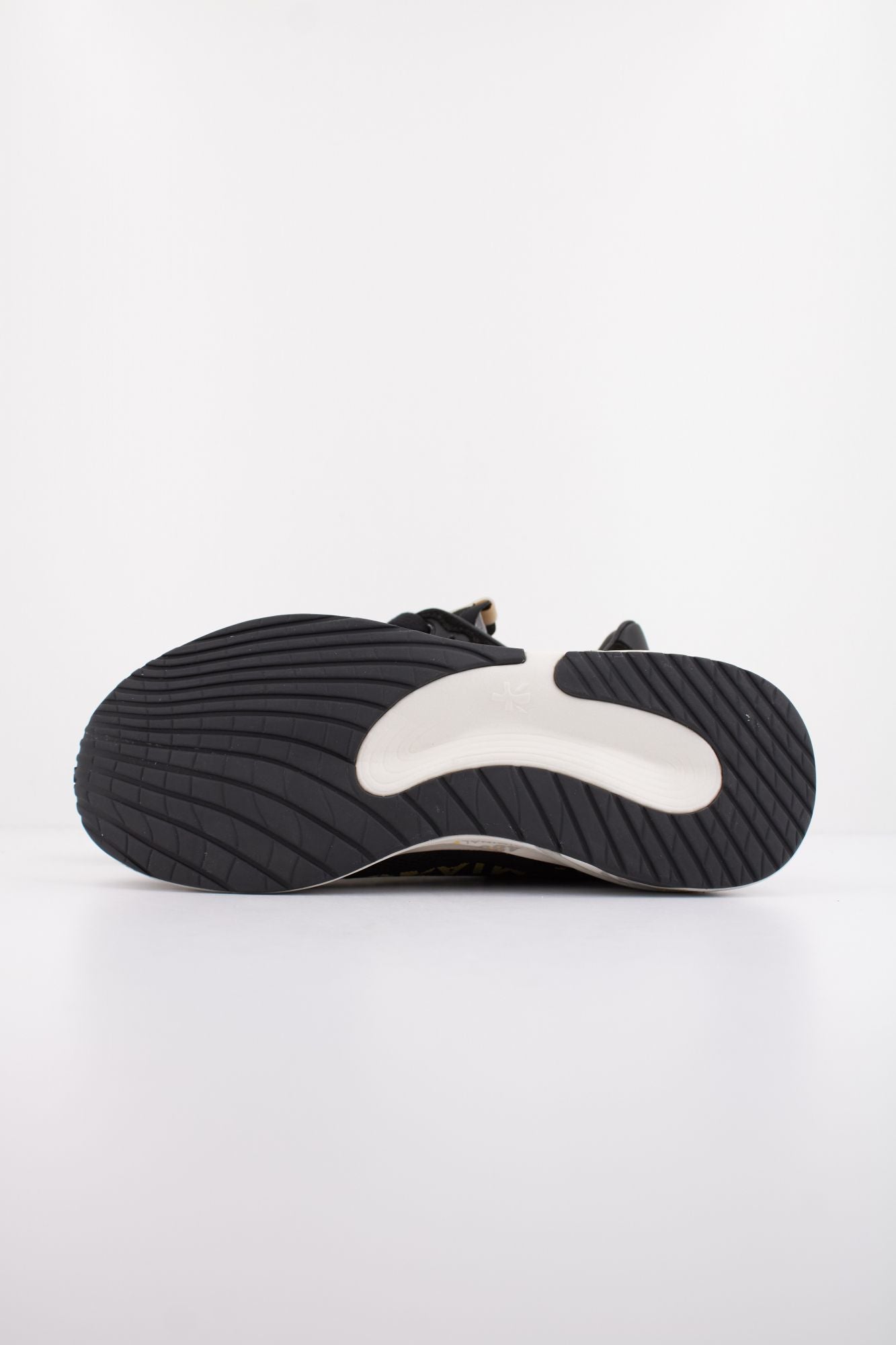PREMIATA MOERUND en color NEGRO (5)
