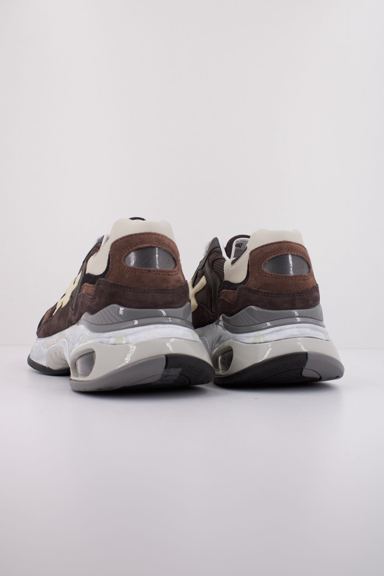 PREMIATA SHARKY 320 en color MARRON (4)