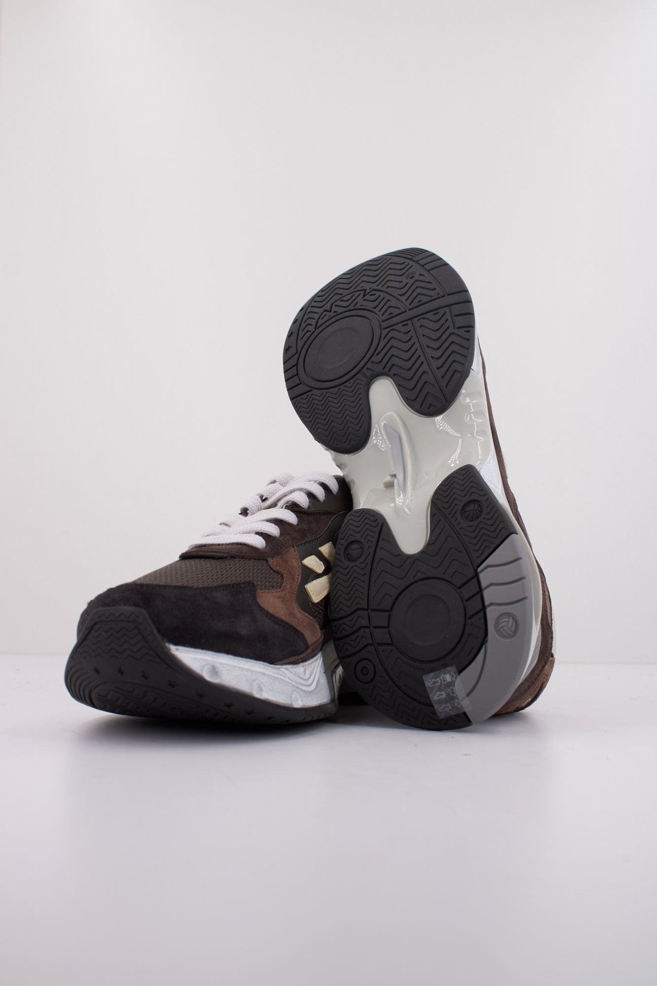 PREMIATA SHARKY 320 en color MARRON (5)