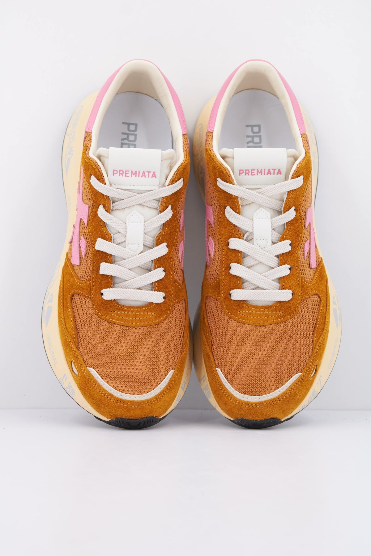PREMIATA LAURYN en color AMARILLO (3)