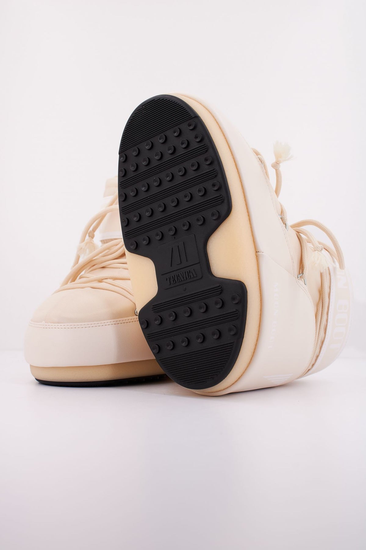 MOON BOOT ICON LOW NYLON 14093400 002 en color BLANCO (5)