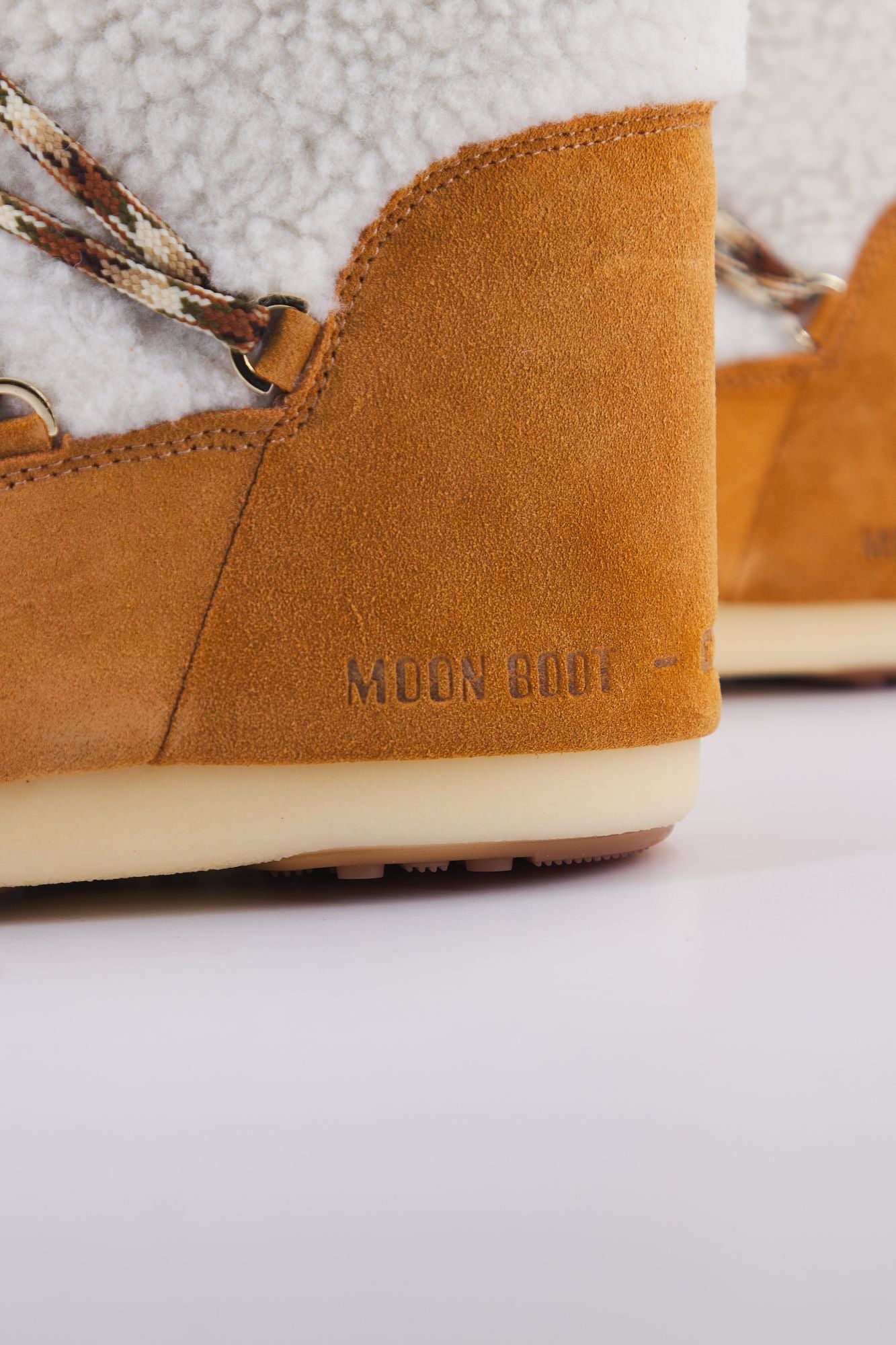 MOON BOOT SHEARLING en color MARRON CLARO (3)