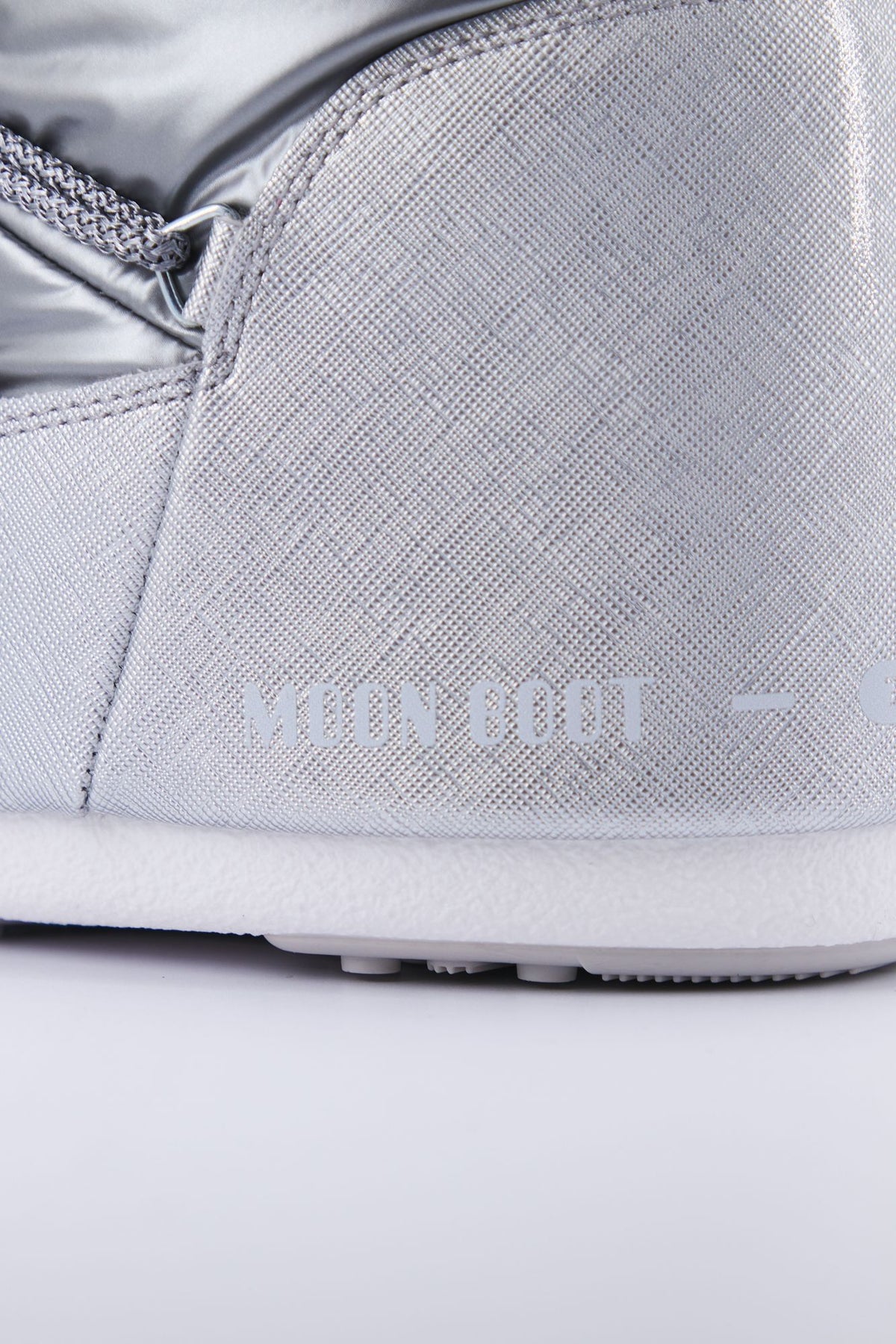 MOON BOOT CLASSIC PILL 14027100 002 en color PLATA (4)