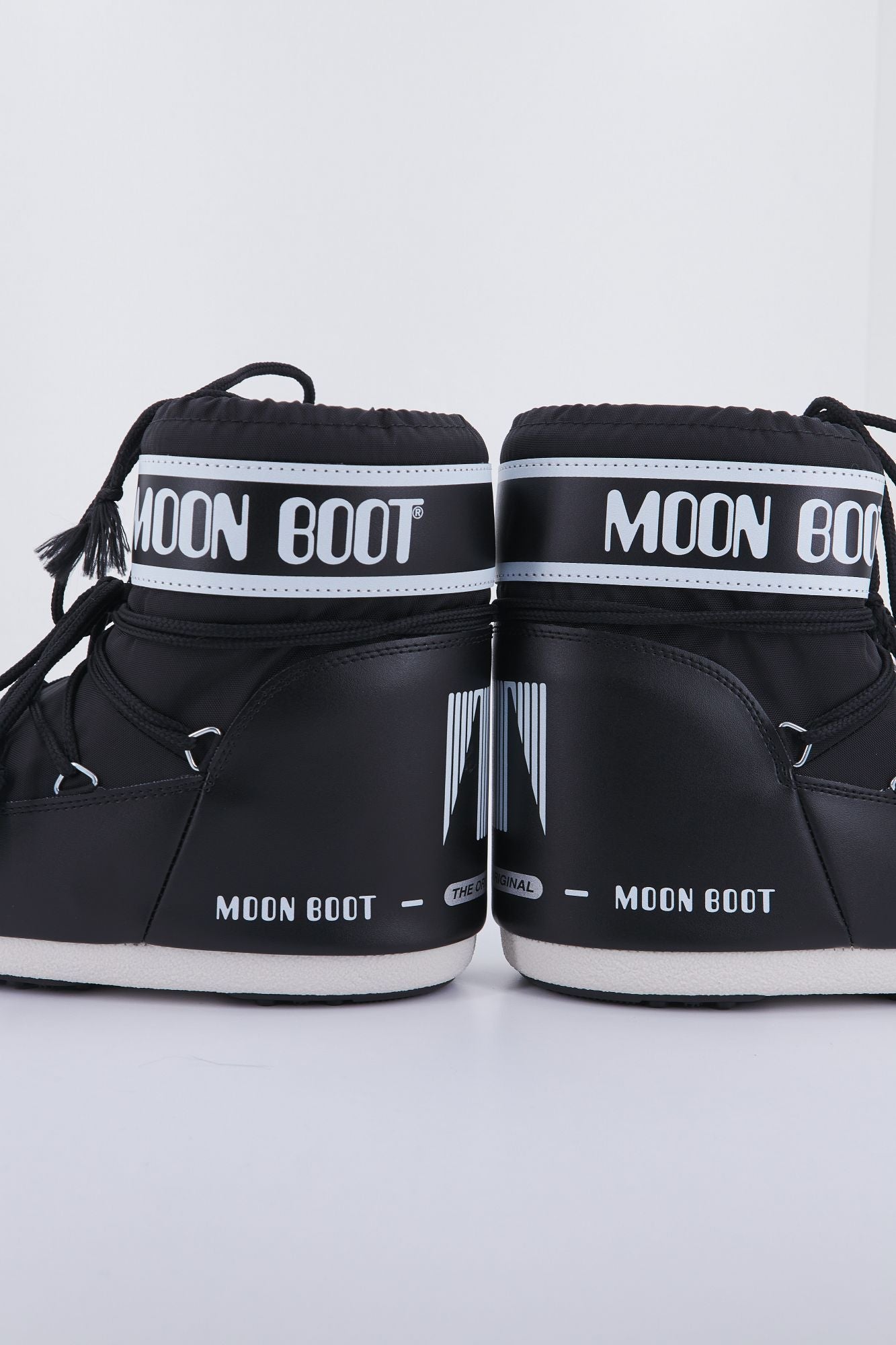 MOON BOOT MB ICON LOW NY en color NEGRO (3)