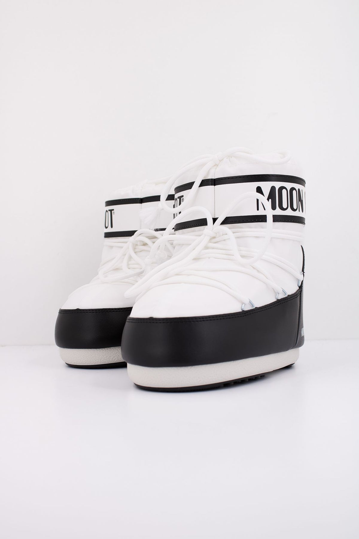 MOON BOOT ICON LOW NYLON 14093400 001 en color BLANCO (2)