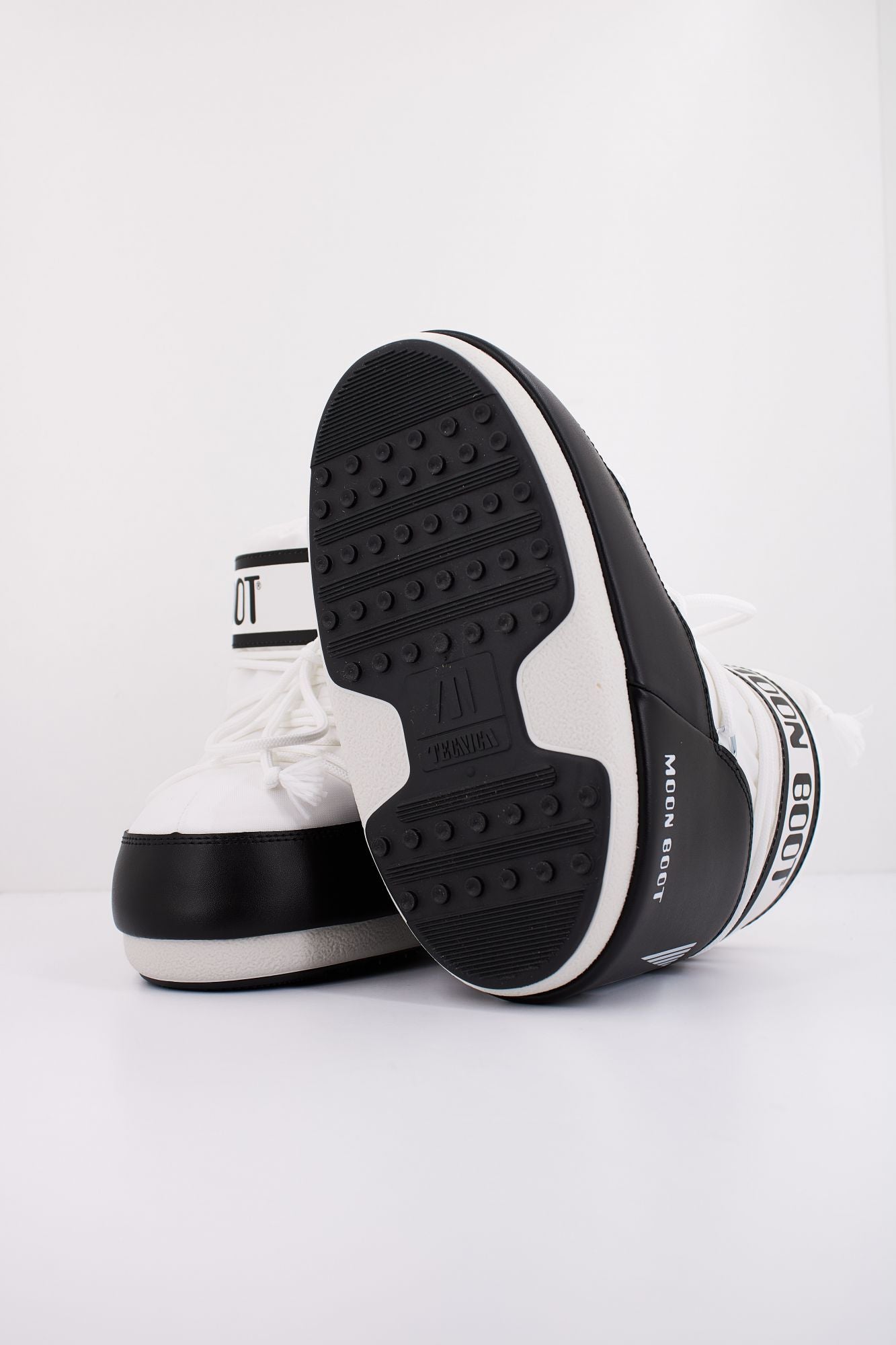 MOON BOOT ICON LOW NYLON 14093400 001 en color BLANCO (5)