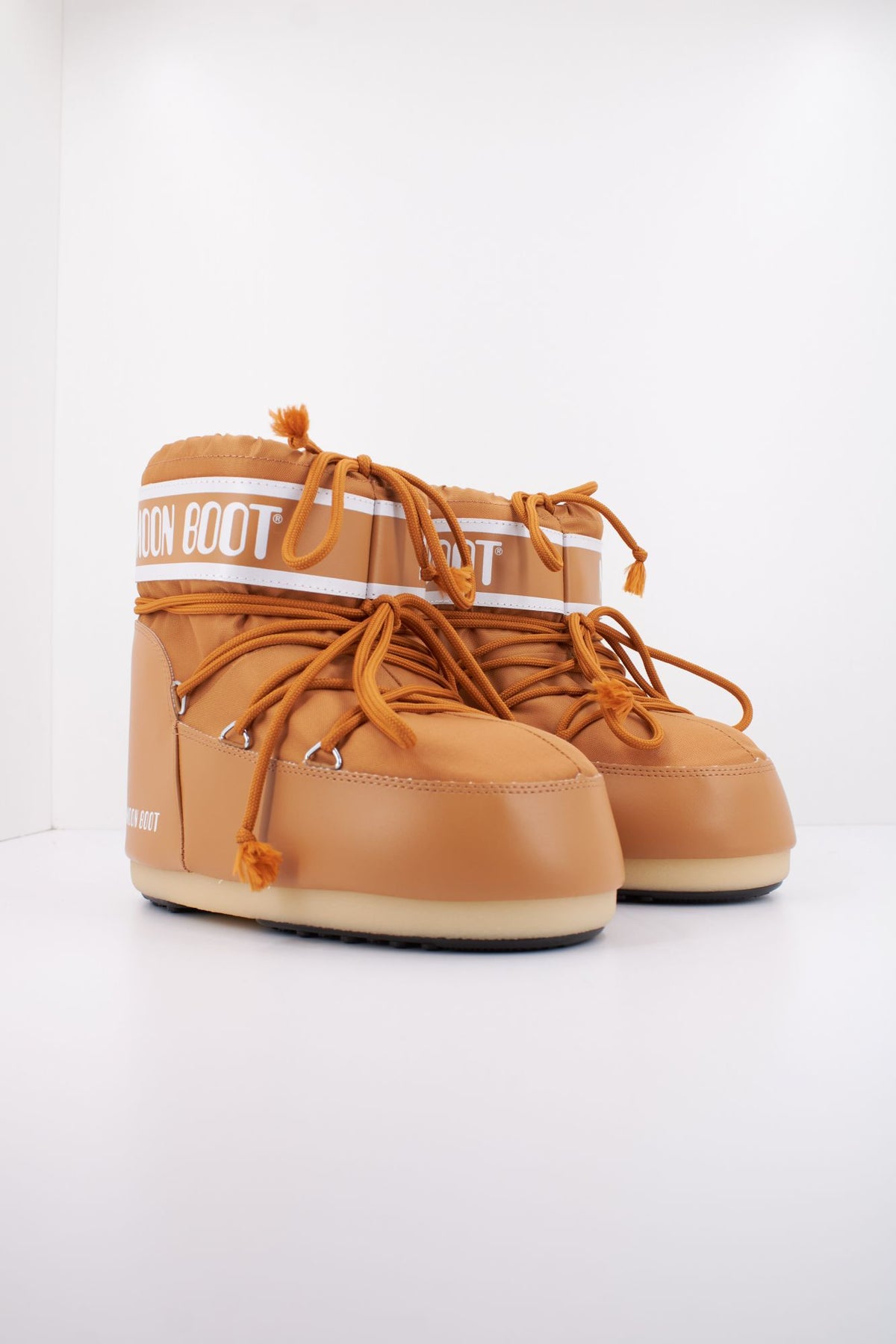 MOON BOOT ICON LOW NYLON 14093400 008 en color MARRON CLARO (2)