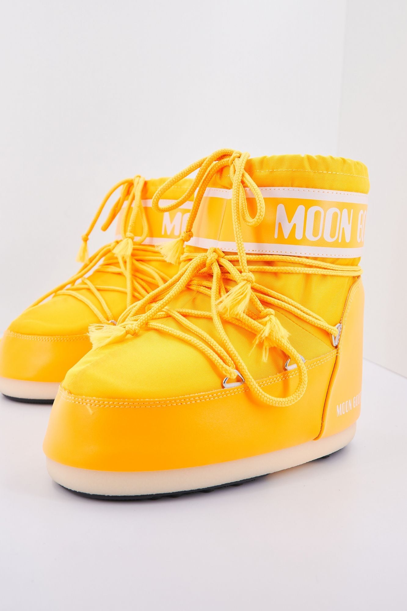 MOON BOOT 14093400 008 en color AMARILLO (2)