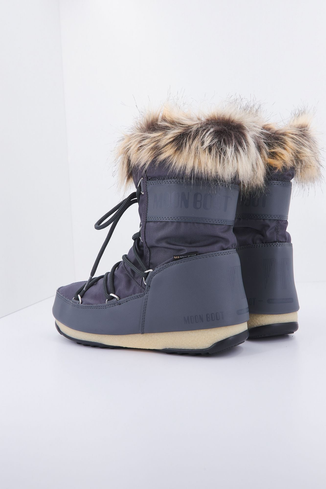 MOON BOOT 24008800 006 en color GRIS (3)