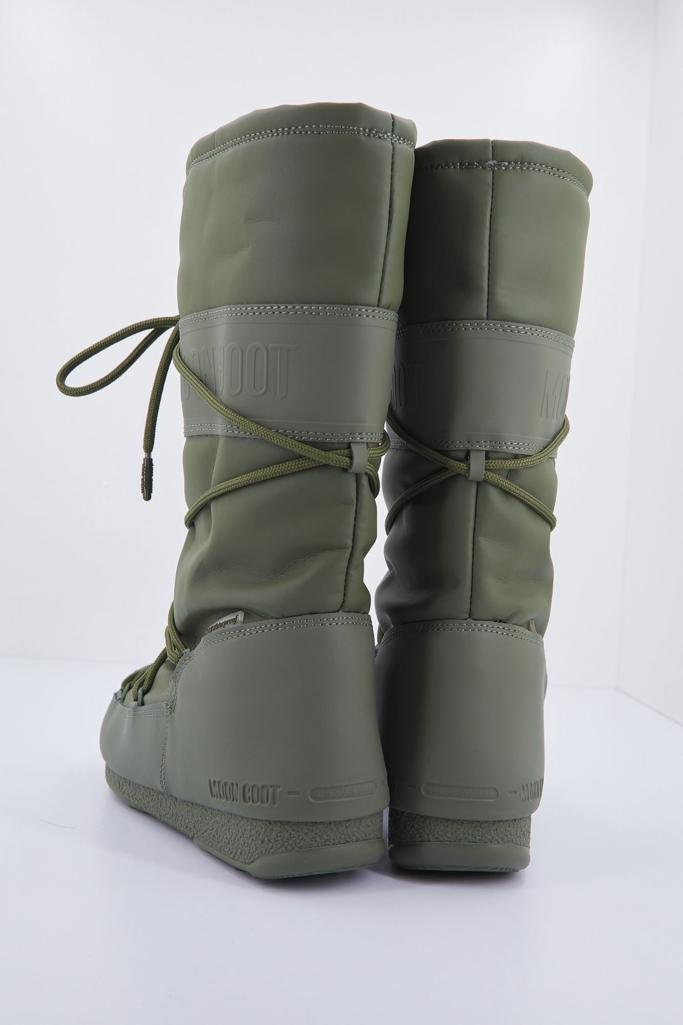 MOON BOOT 24010200 002 en color VERDE (3)