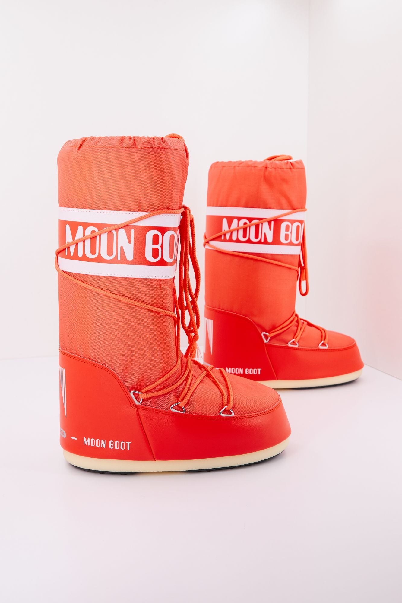 MOON BOOT ICON NYLON en color ROJO (1)