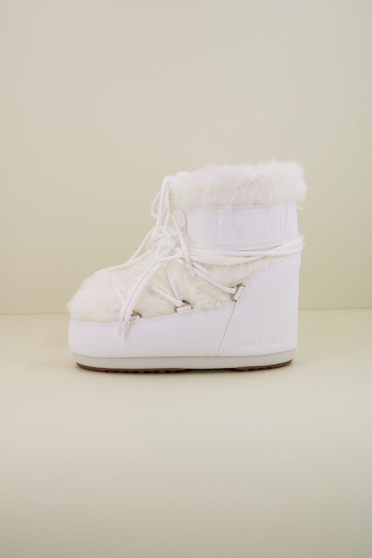 MOON BOOT ICON LOW FAUX FUR 14093900 002 en color BLANCO (1)