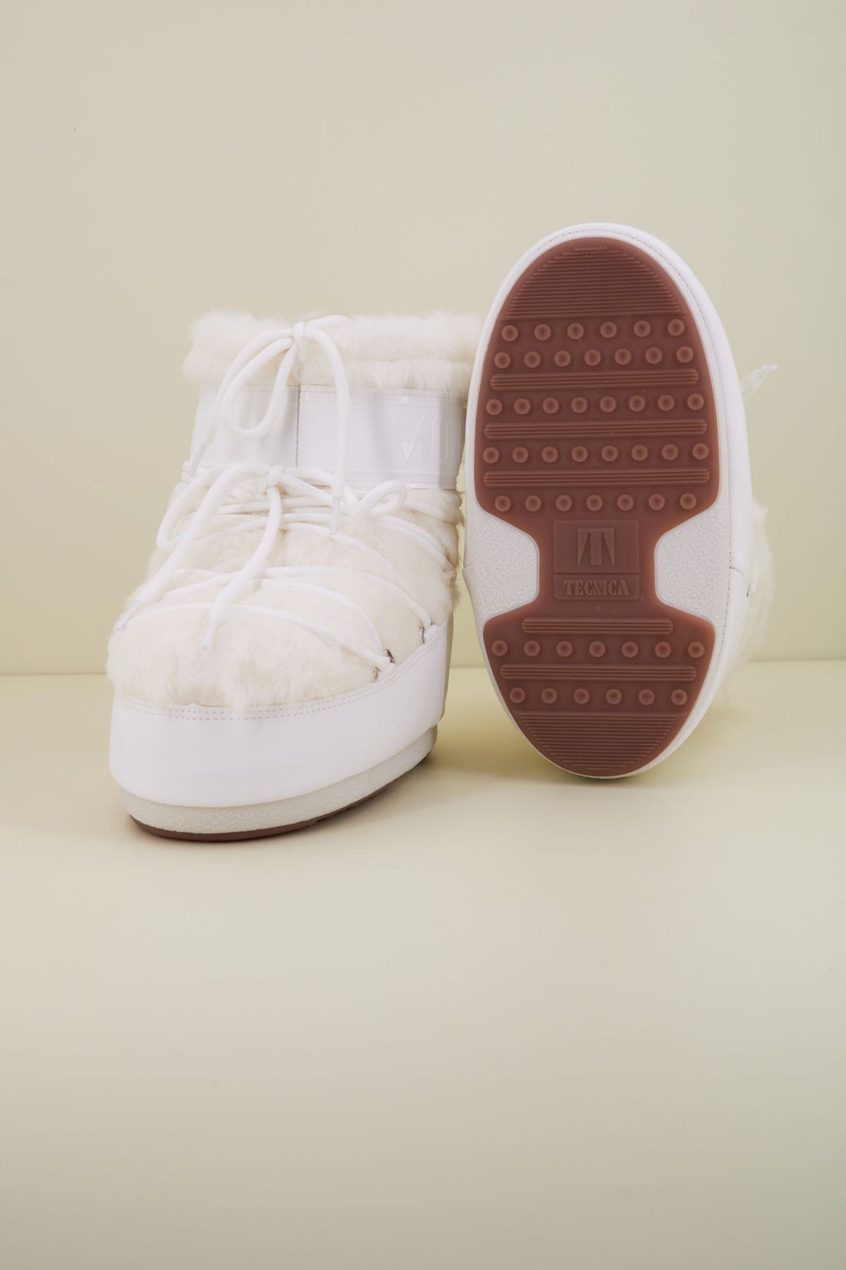 MOON BOOT ICON LOW FAUX FUR 14093900 002 en color BLANCO (4)