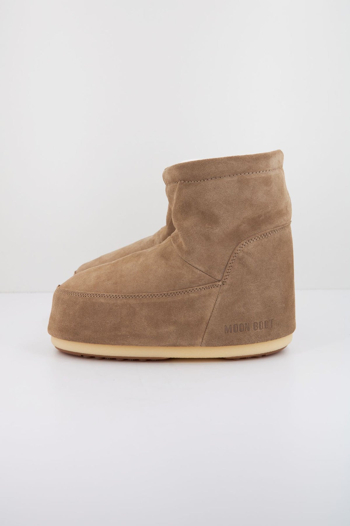 MOON BOOT ICON LOW NOLACE SUEDE 14094000 004 en color MARRON (1)