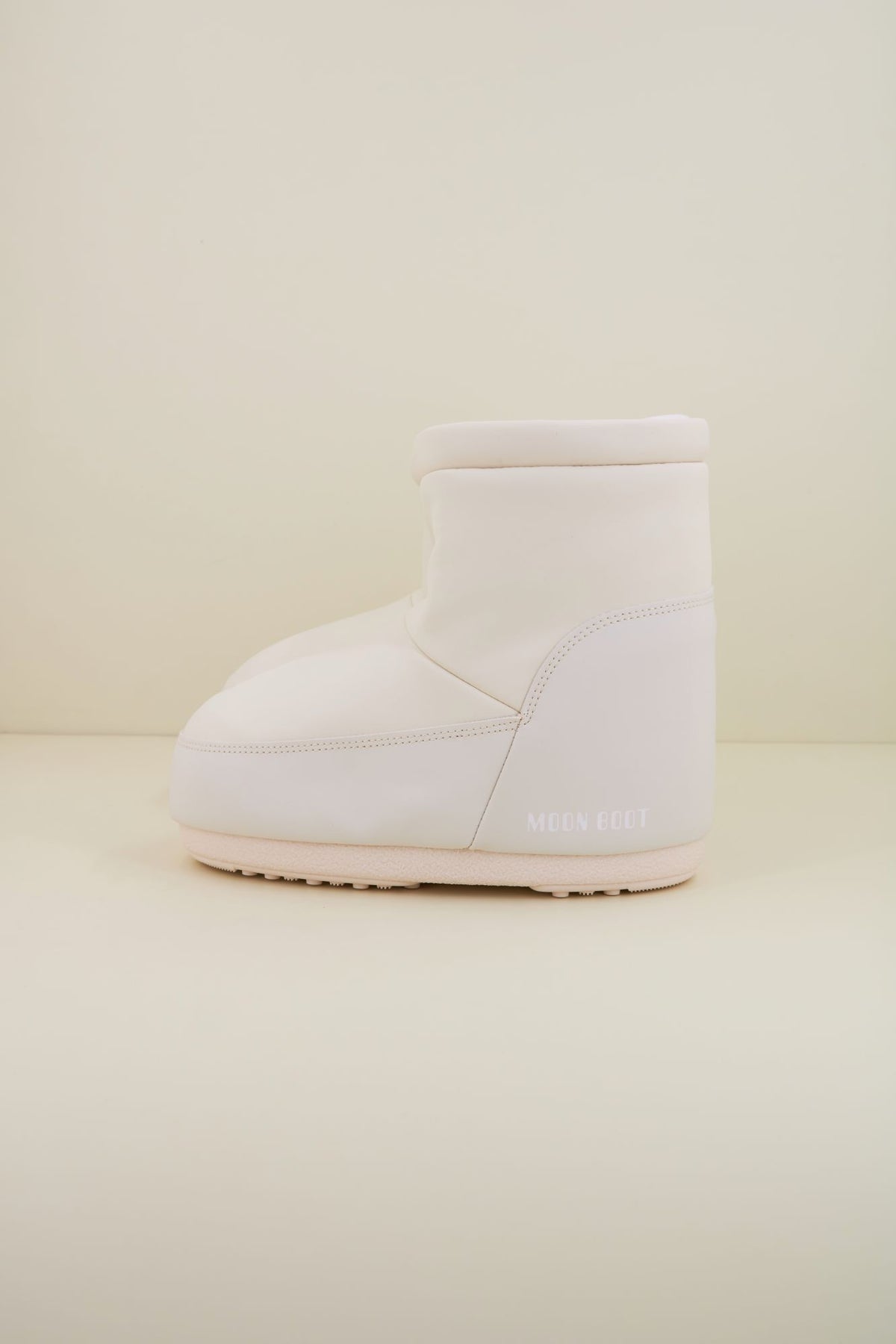 MOON BOOT ICON LOW NOLACE RUBBER 14094100 003 en color BLANCO (1)