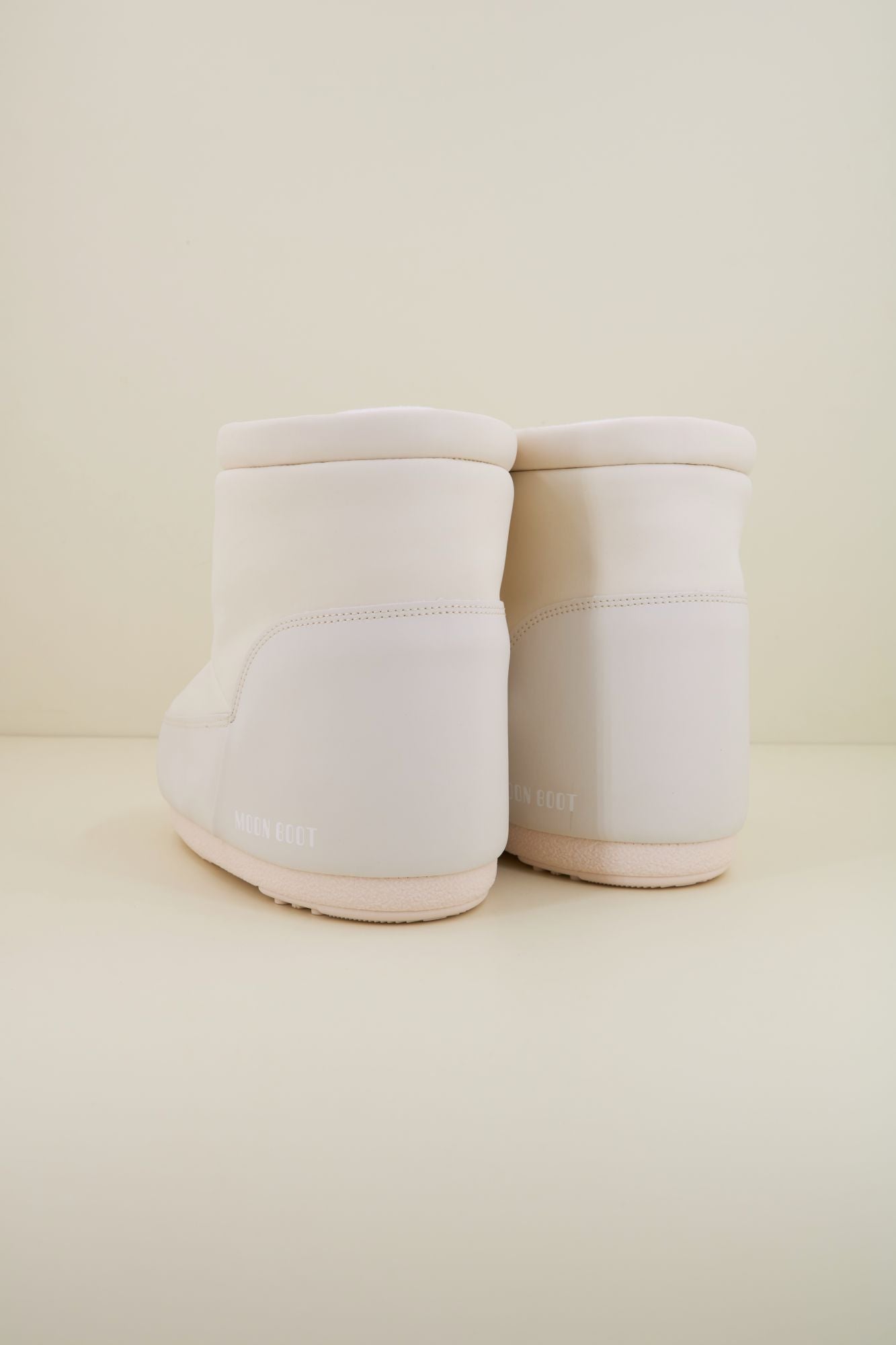 MOON BOOT MB ICON LOW NOLACE RUB en color BLANCO (3)
