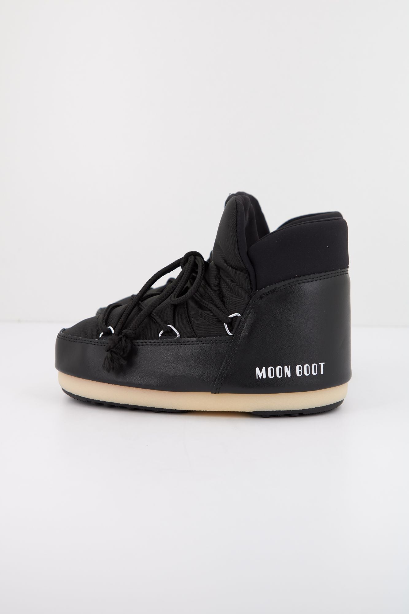 MOON BOOT MB PUMPS NYLON en color NEGRO (1)