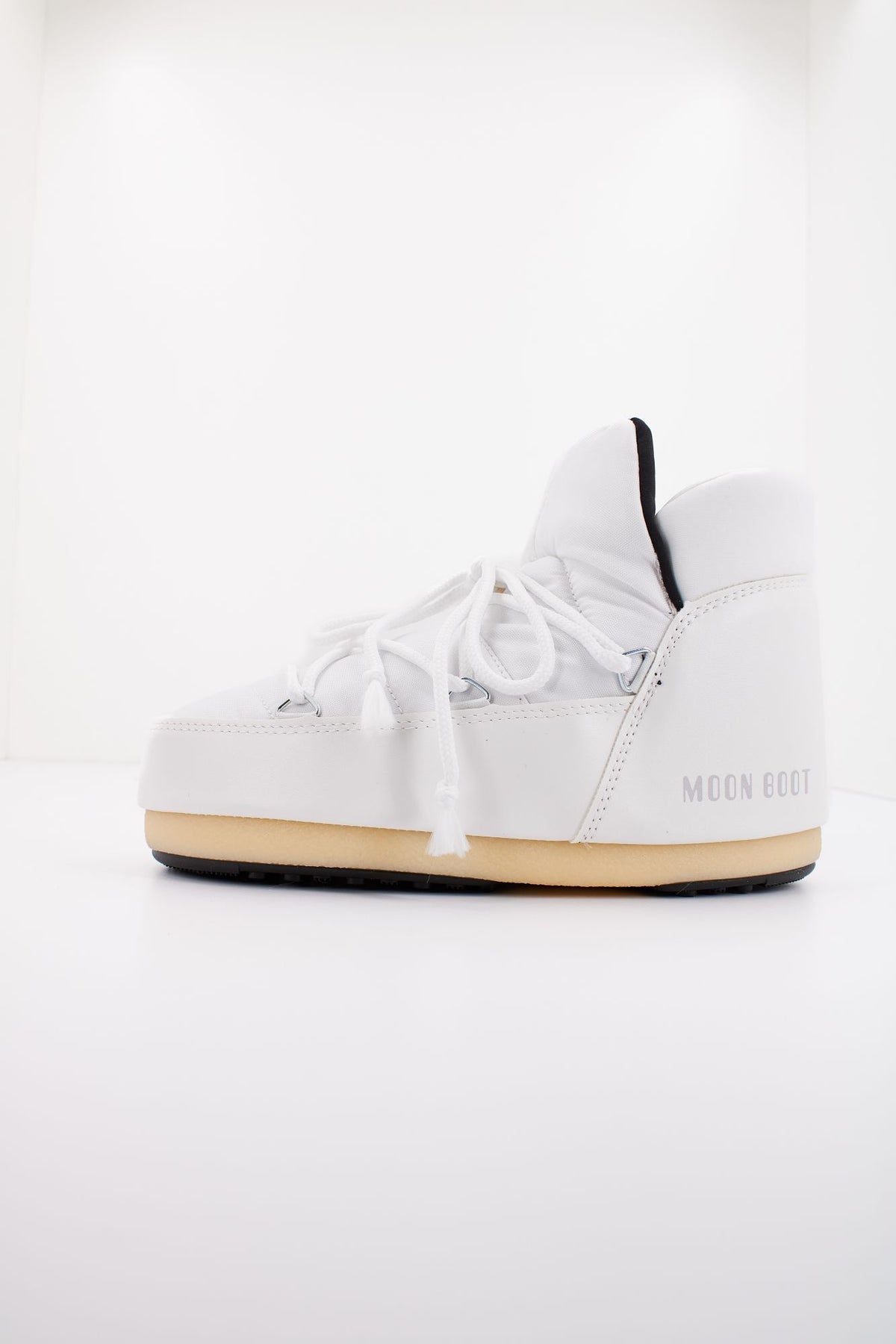 MOON BOOT PUMPS NYLON 14600300 002 en color BLANCO (1)