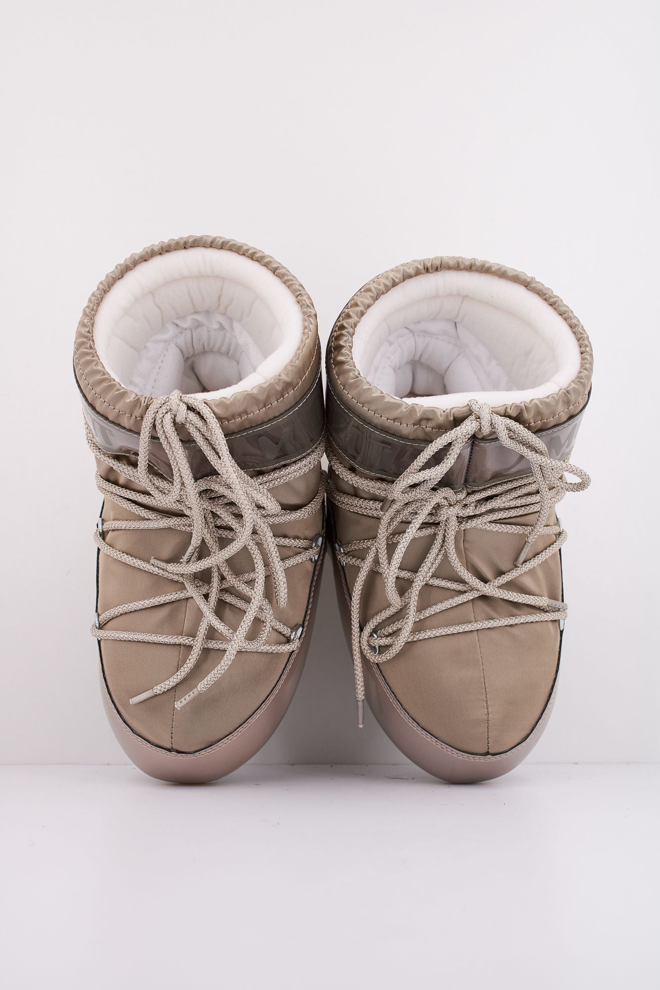 MOON BOOT MB ICON LOW GLANC en color BRONCE (3)