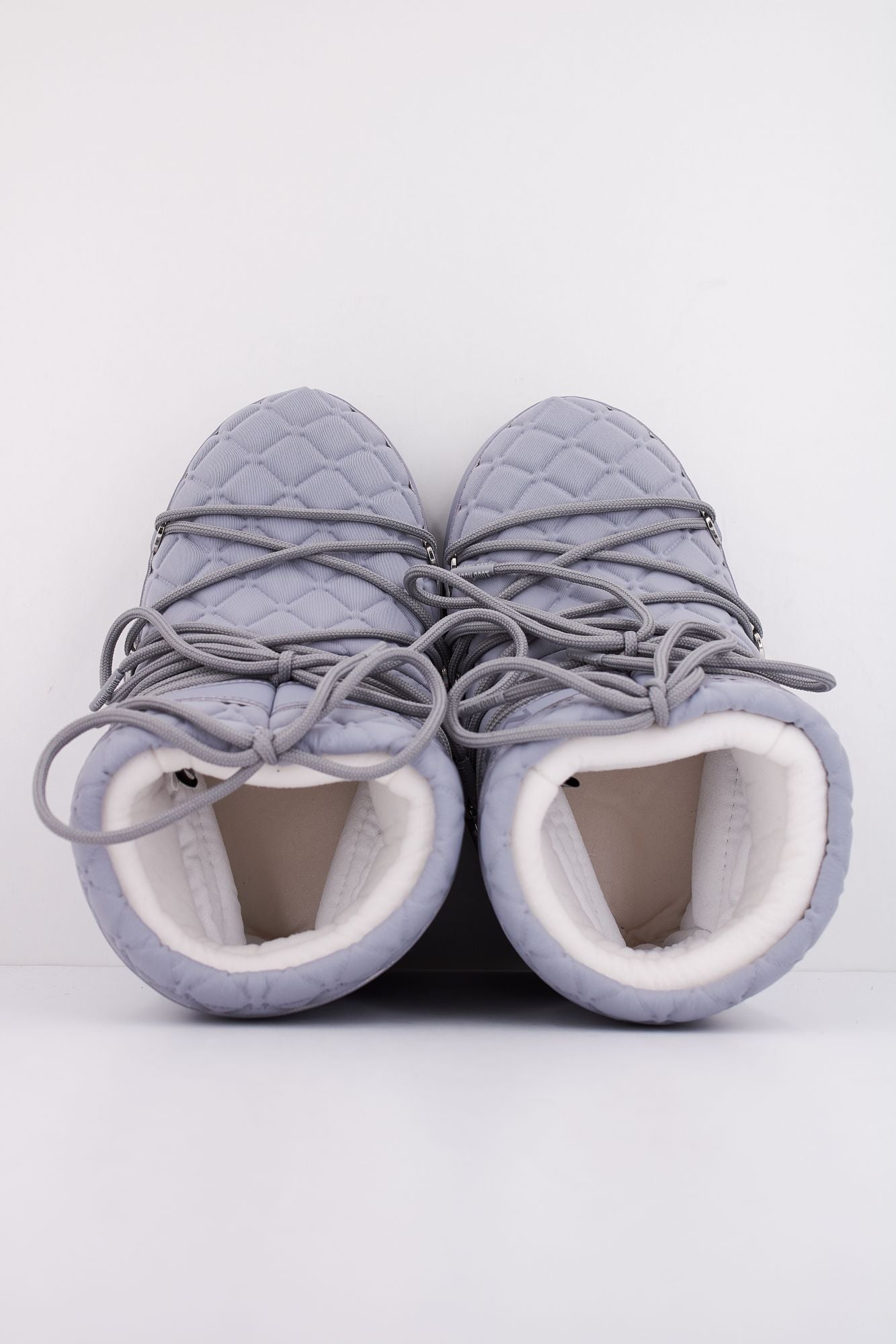 MOON BOOT MB ICON LOW QUILT en color GRIS (3)