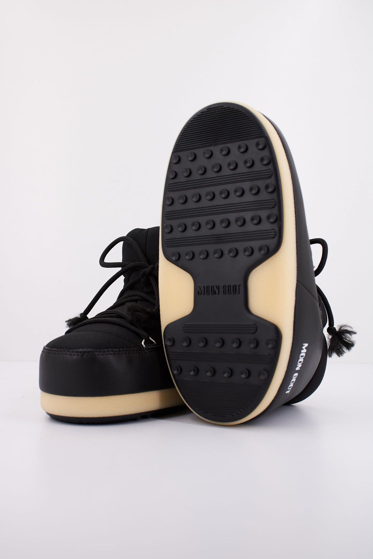 MOON BOOT MB EVX PUMPS en color NEGRO (5)