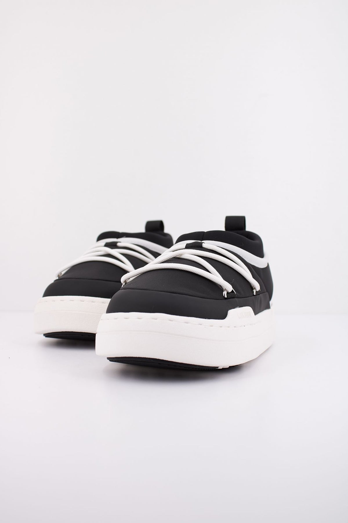 MOON BOOT PARK ICON 24700700 001 en color NEGRO (2)