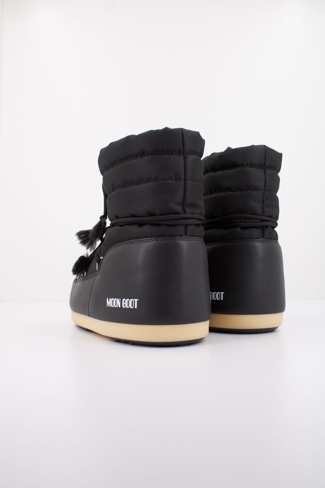 MOON BOOT MB EVX LIGHT NYLON en color NEGRO (4)