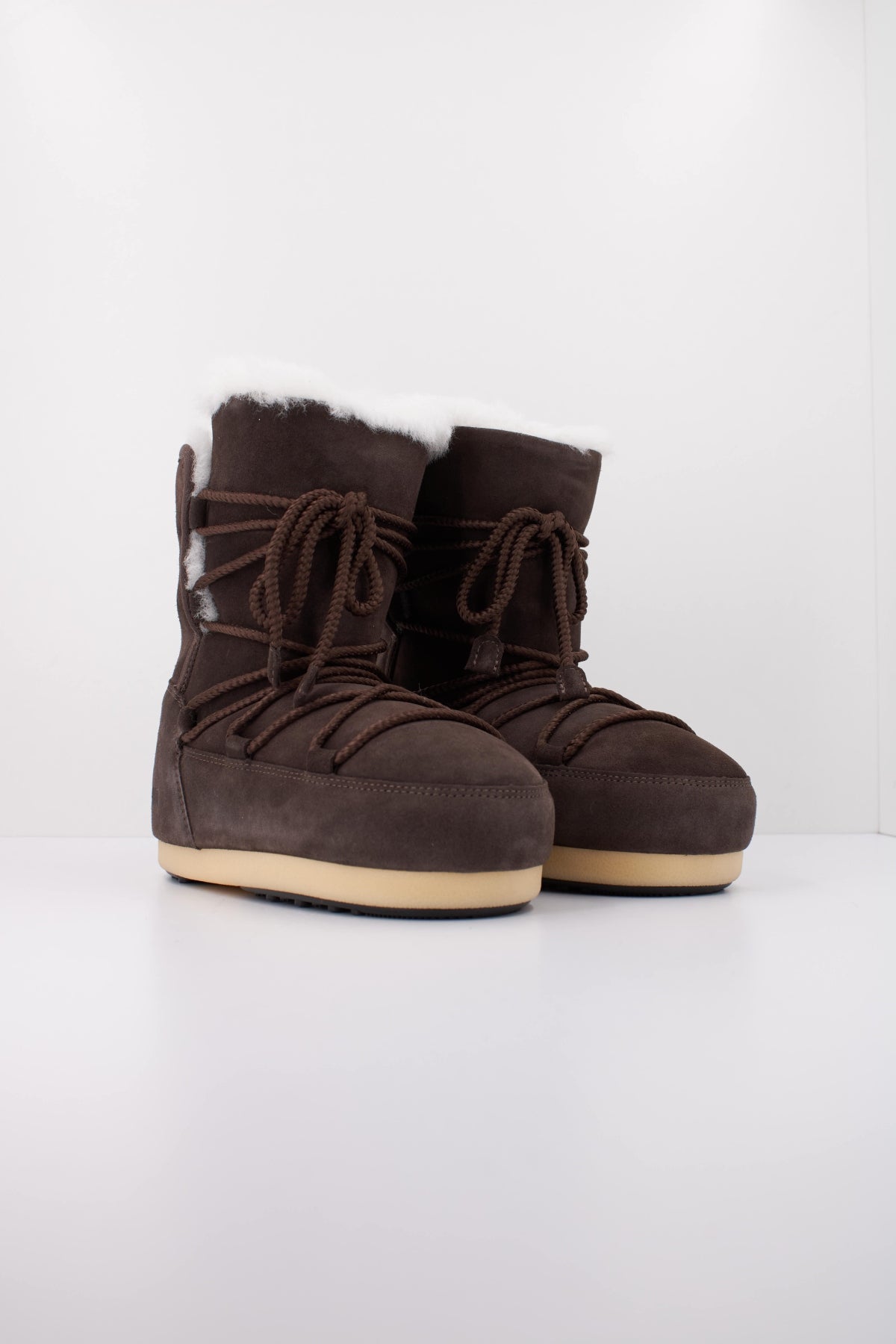 MOON BOOT EVX BOOT SUEDE SHEARLING 14700500 010 en color MARRON (2)