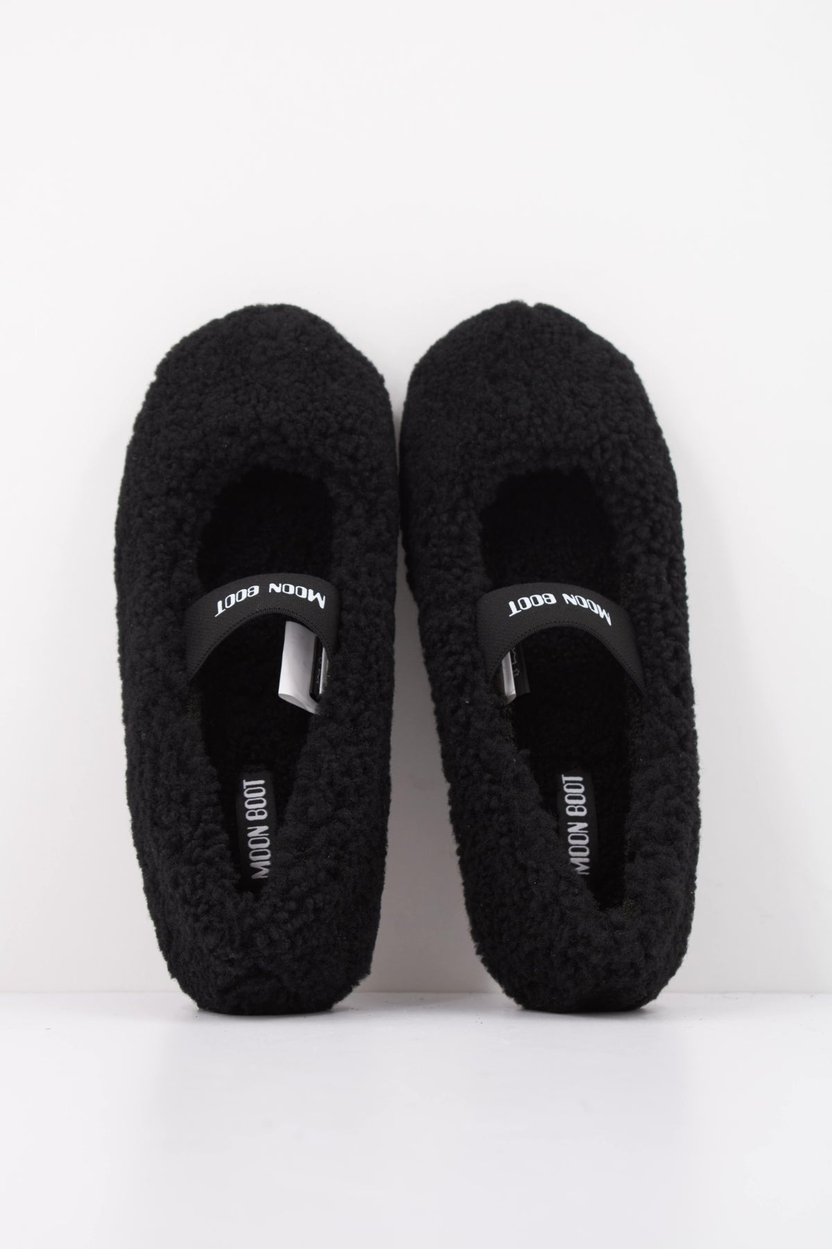 MOON BOOT SHEARLING BALLERINA 24000100 001 en color NEGRO (3)