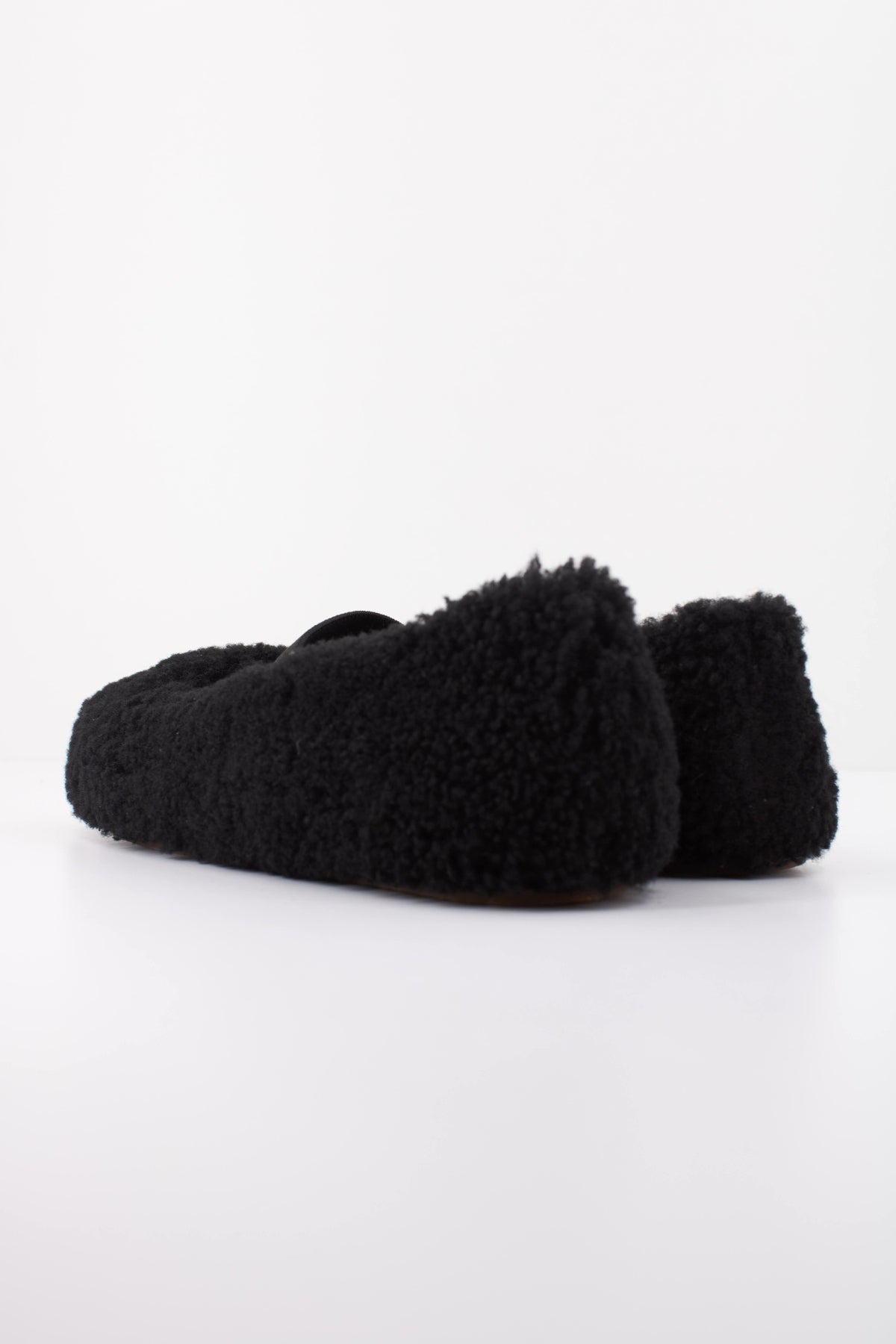 MOON BOOT MB SHEARLING BALLERINA en color NEGRO (4)