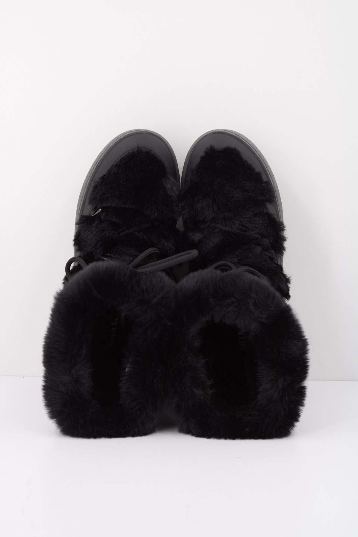 MOON BOOT LTRACK FAUX FUR WP 24501300 001 en color NEGRO (3)