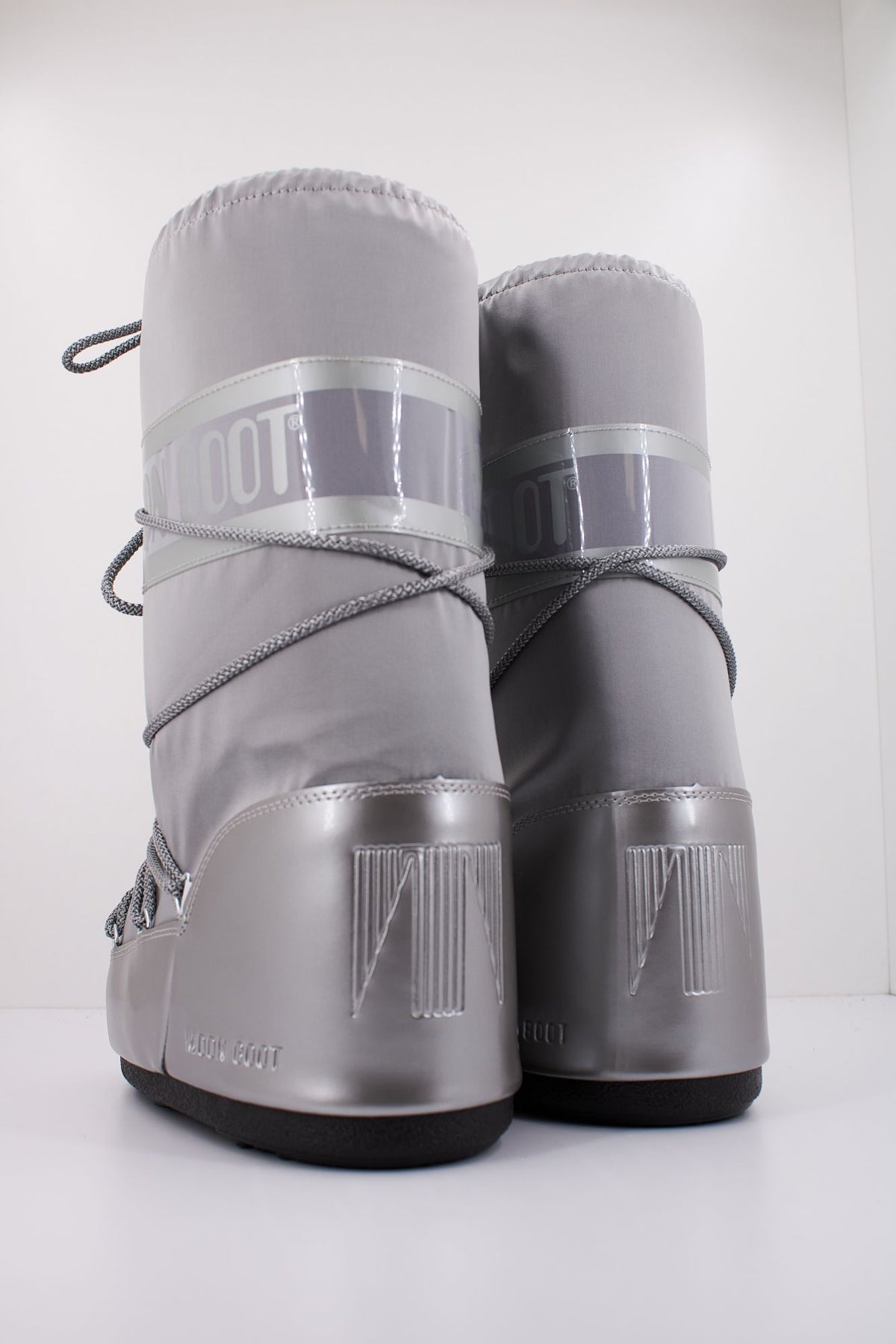 MOON BOOT GLANCE en color PLATA (4)