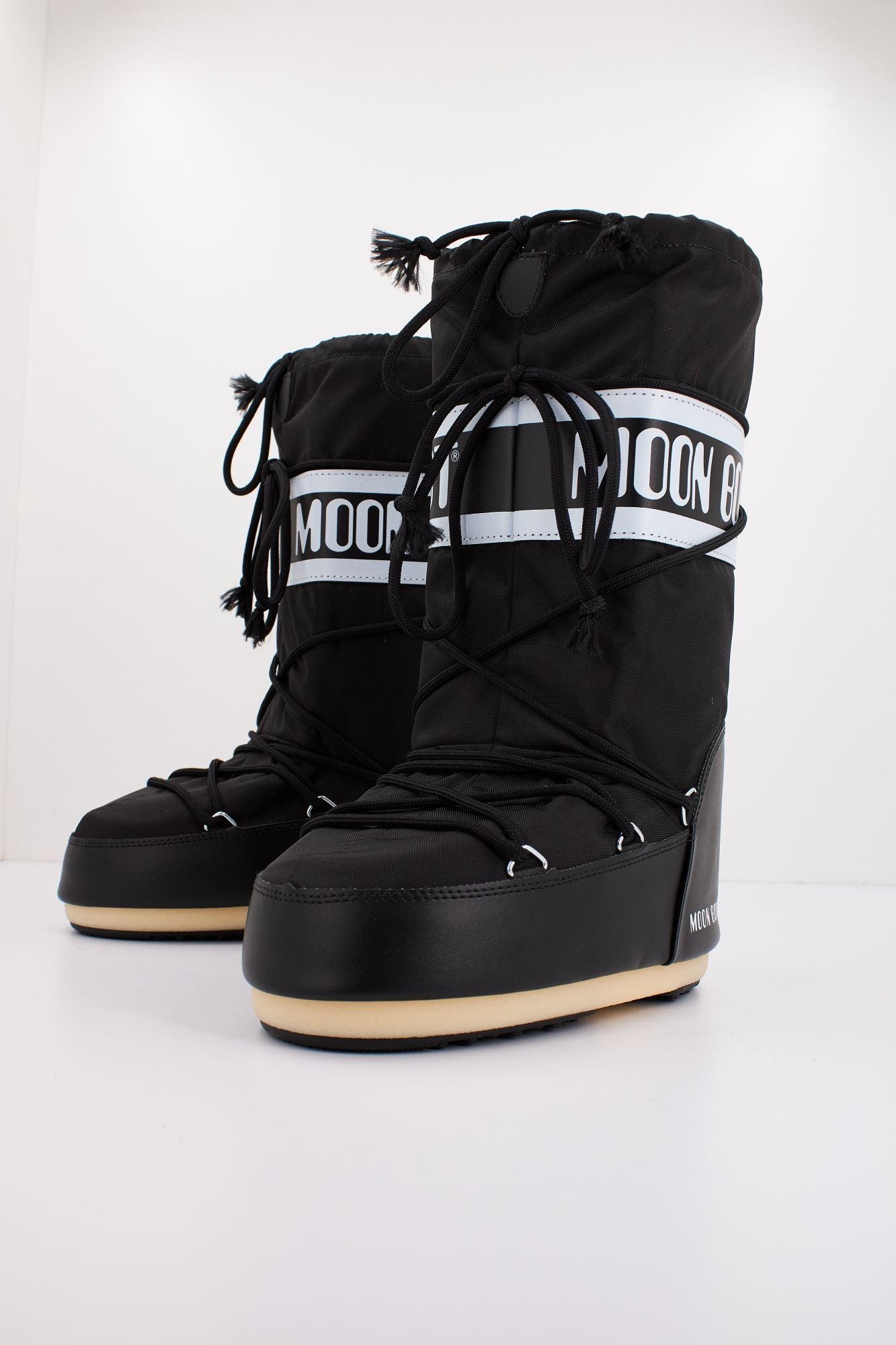 MOON BOOT MB ICON NYLON en color NEGRO (2)
