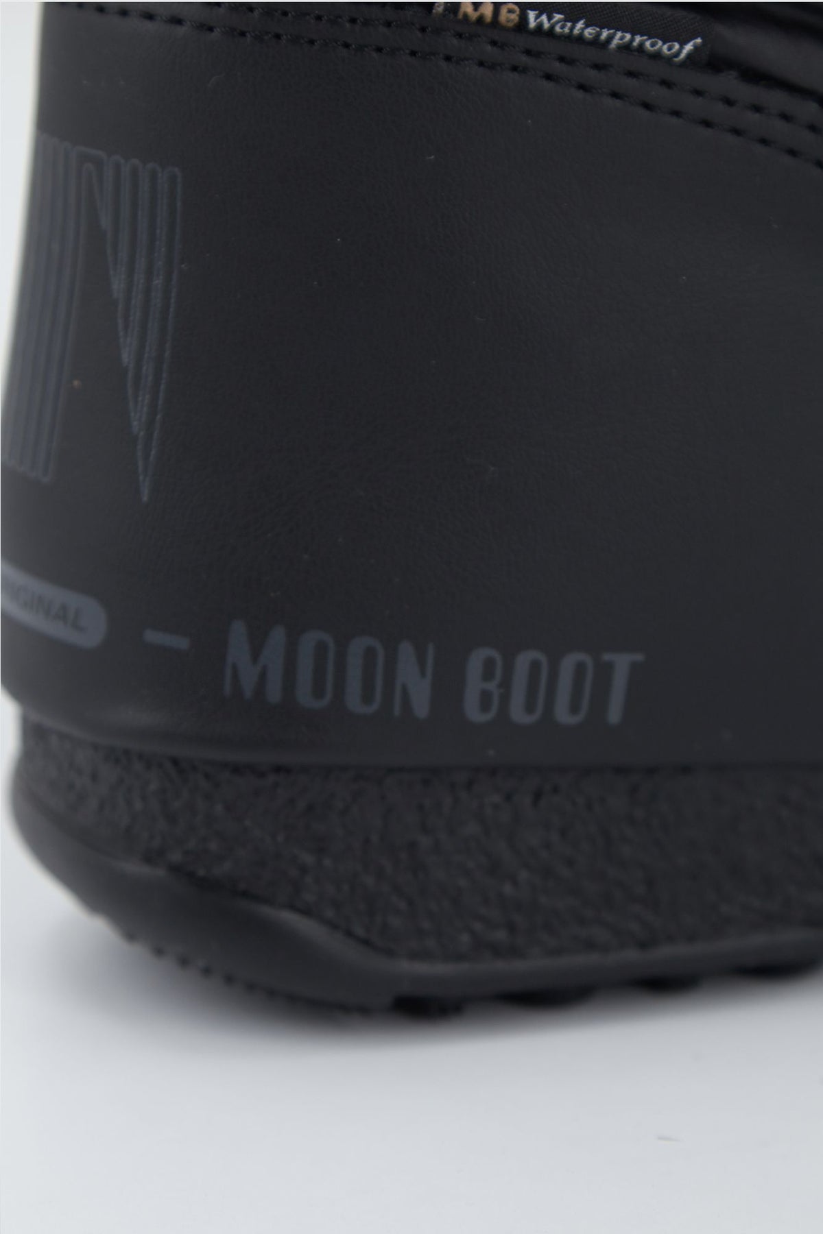 MOON BOOT MID NYLON WP 24009200 001 en color NEGRO (4)
