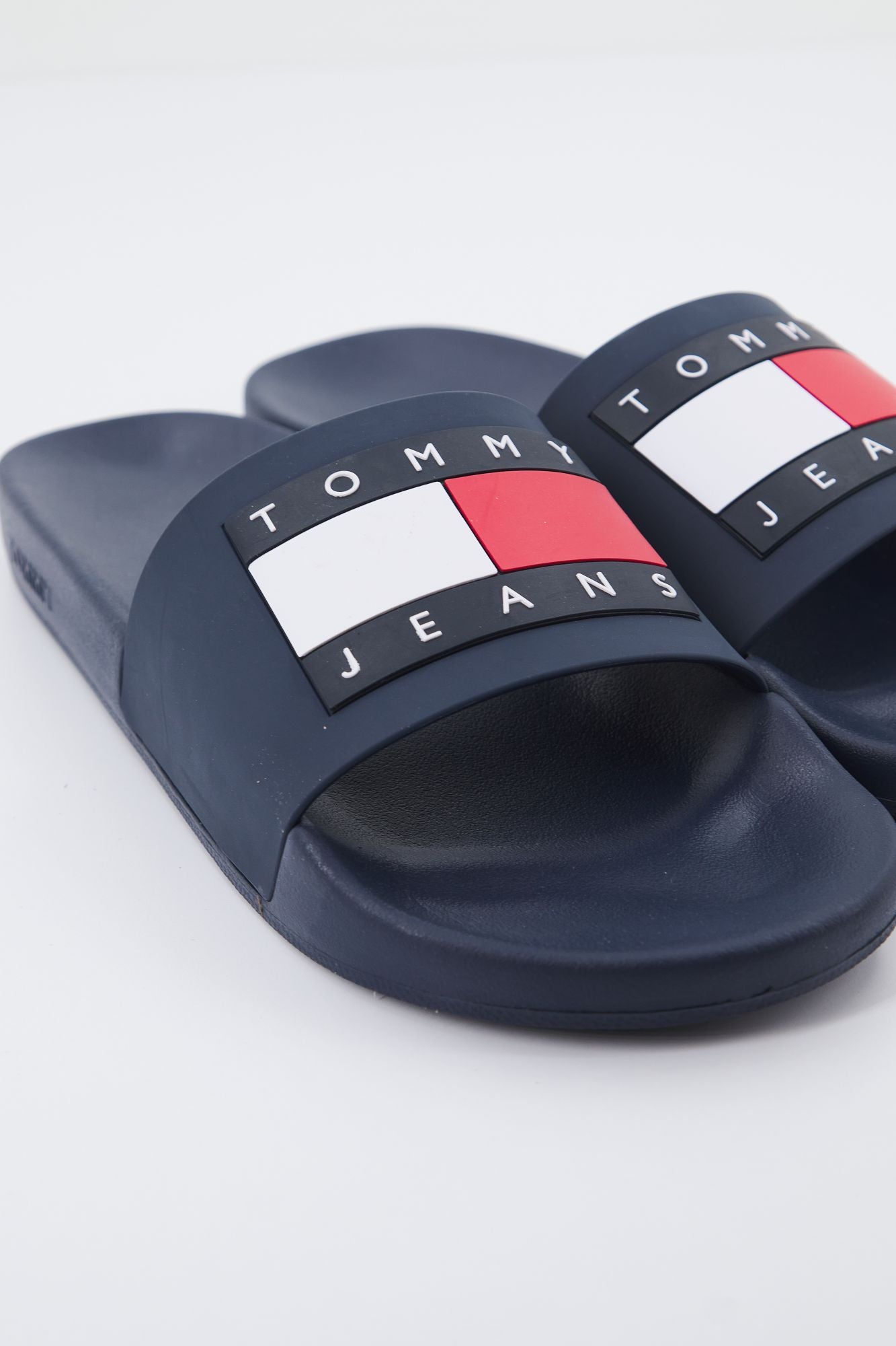 TOMMY JEANS RETRO LEATHER en color AZUL (4)