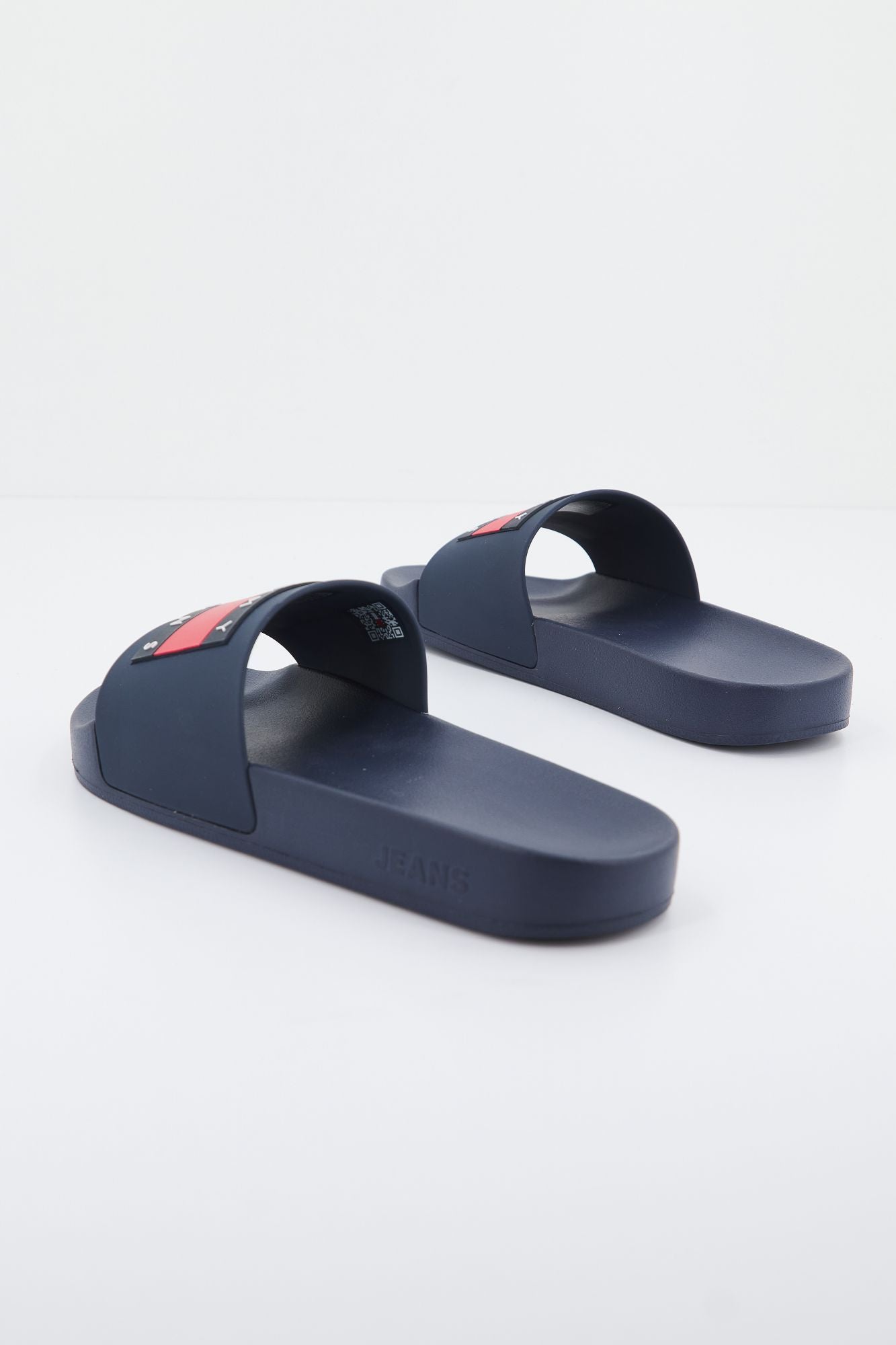 TOMMY JEANS FLAG POOL SLD ESS en color AZUL (3)