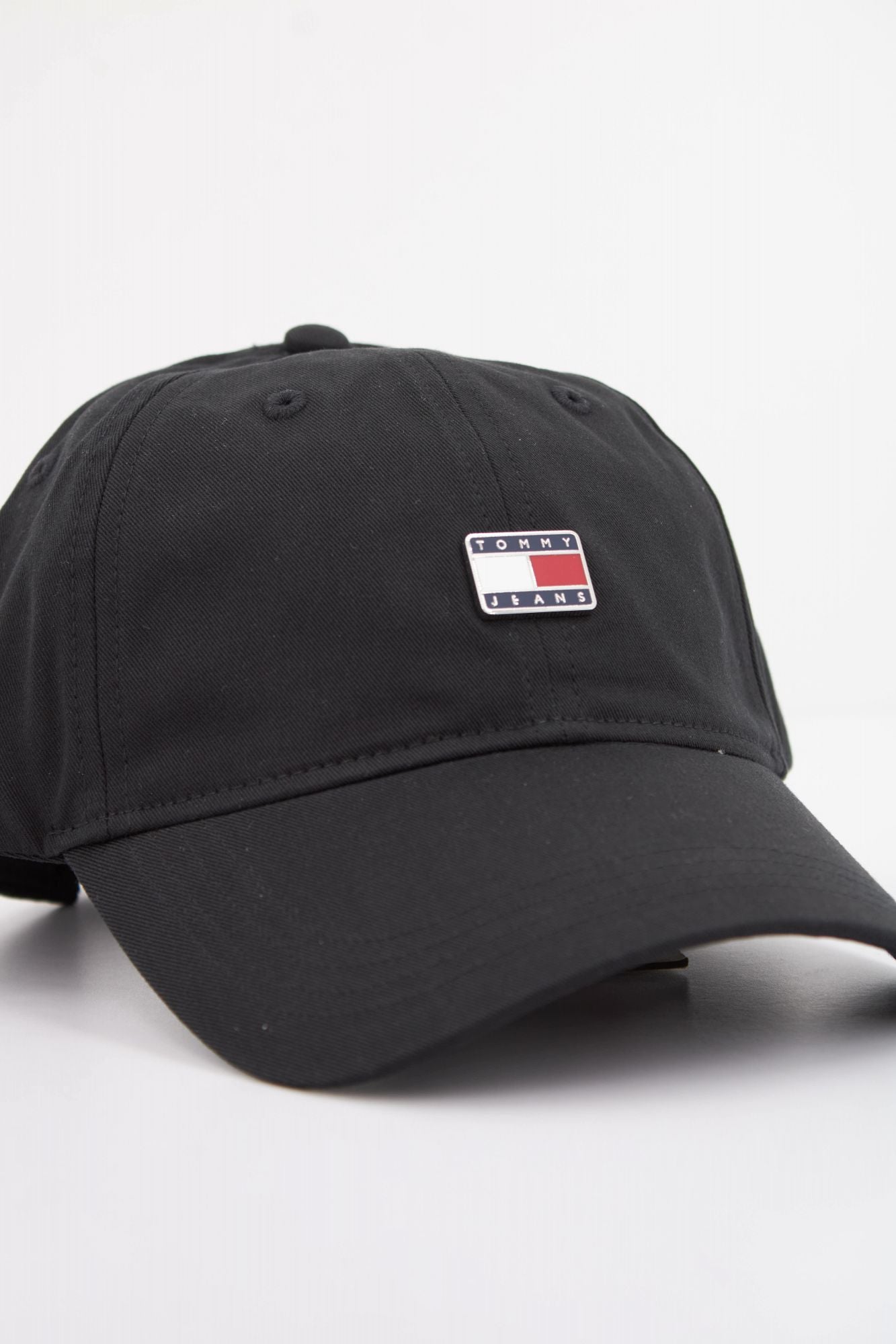 TOMMY JEANS HERITATGE PLAQUE CAP en color AZUL (3)