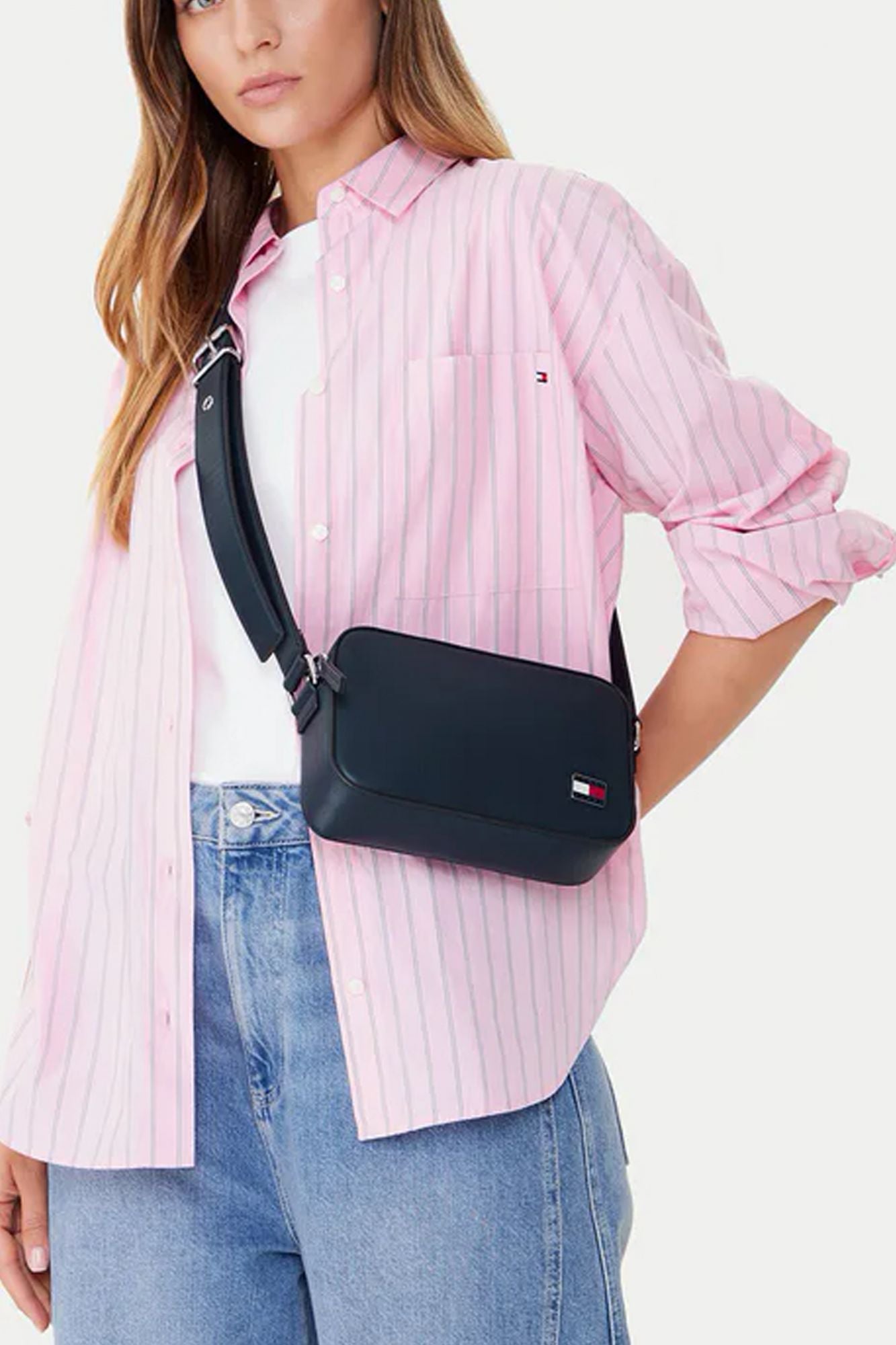 TOMMY JEANS COOL CAMERA BAG en color AZUL (1)