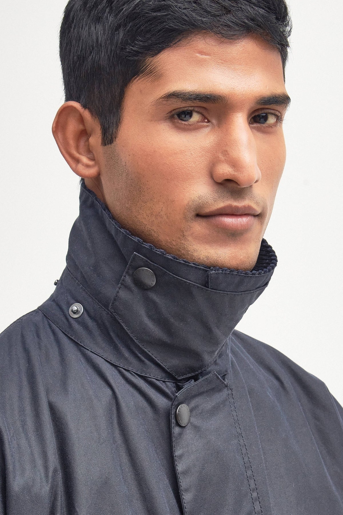 BARBOUR REELIN WAX MWX1106NY92 en color AZUL (5)