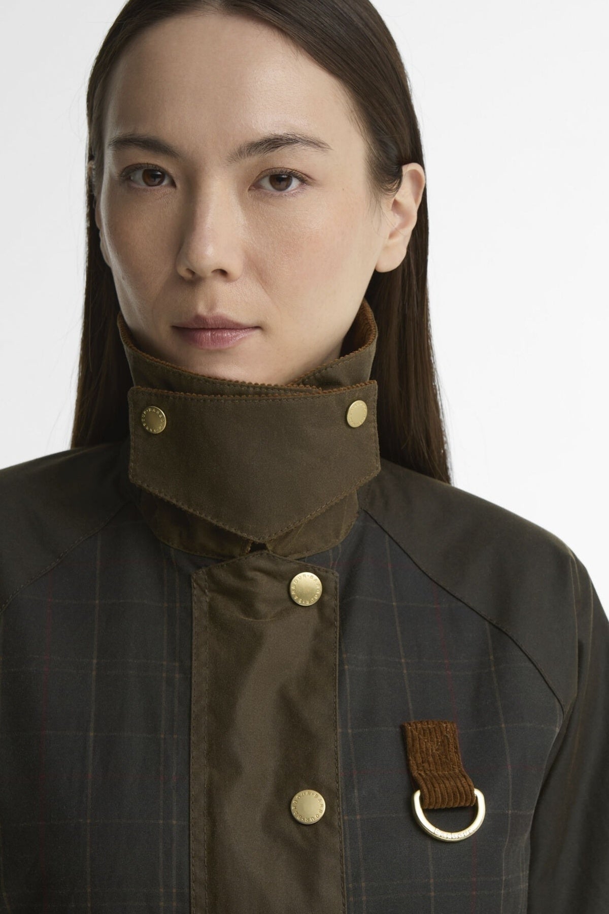 BARBOUR IRENE WAX LWX1557OL71 en color VERDE (2)